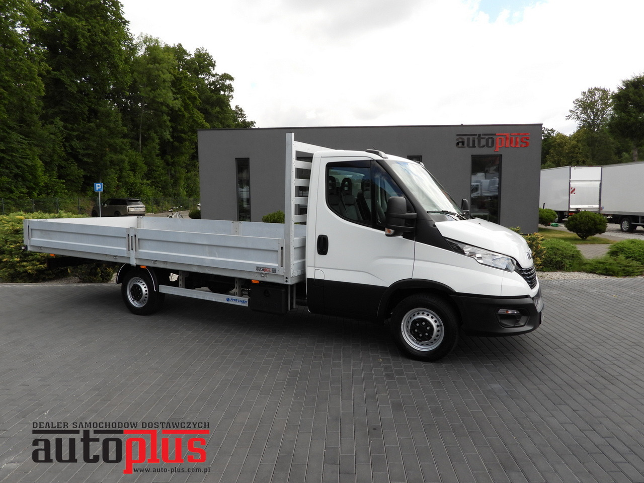 IVECO DAILY 35S16 STAKE BODY 10 PALLETS CRUISE CONTROL AIR CONDITIONING 160HP - Avolava pakettiauto: kuva IVECO DAILY 35S16 STAKE BODY 10 PALLETS CRUISE CONTROL AIR CONDITIONING 160HP - Avolava pakettiauto IVECO DAILY 35S16 STAKE BODY 10 PALLETS CRUISE CONTROL AIR CONDITIONING 160HP - Avolava pakettiauto: kuva IVECO DAILY 35S16 STAKE BODY 10 PALLETS CRUISE CONTROL AIR CONDITIONING 160HP - Avolava pakettiauto
