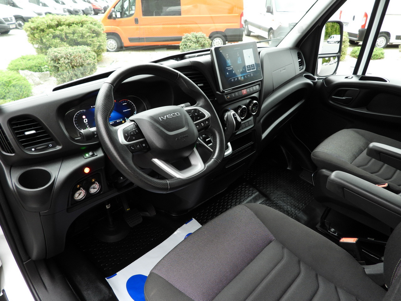 IVECO DAILY 35S18 BOX HI-MATIC LIFT 8 PALLETS CRUISE CONTROL NAVIGATION LED LIGHTS PNEUMATICS AUTOMATIC TRANSMISSION HI-MATIC AIR CONDITIONING 180HP - Jakeluauto: kuva IVECO DAILY 35S18 BOX HI-MATIC LIFT 8 PALLETS CRUISE CONTROL NAVIGATION LED LIGHTS PNEUMATICS AUTOMATIC TRANSMISSION HI-MATIC AIR CONDITIONING 180HP - Jakeluauto IVECO DAILY 35S18 BOX HI-MATIC LIFT 8 PALLETS CRUISE CONTROL NAVIGATION LED LIGHTS PNEUMATICS AUTOMATIC TRANSMISSION HI-MATIC AIR CONDITIONING 180HP - Jakeluauto: kuva IVECO DAILY 35S18 BOX HI-MATIC LIFT 8 PALLETS CRUISE CONTROL NAVIGATION LED LIGHTS PNEUMATICS AUTOMATIC TRANSMISSION HI-MATIC AIR CONDITIONING 180HP - Jakeluauto