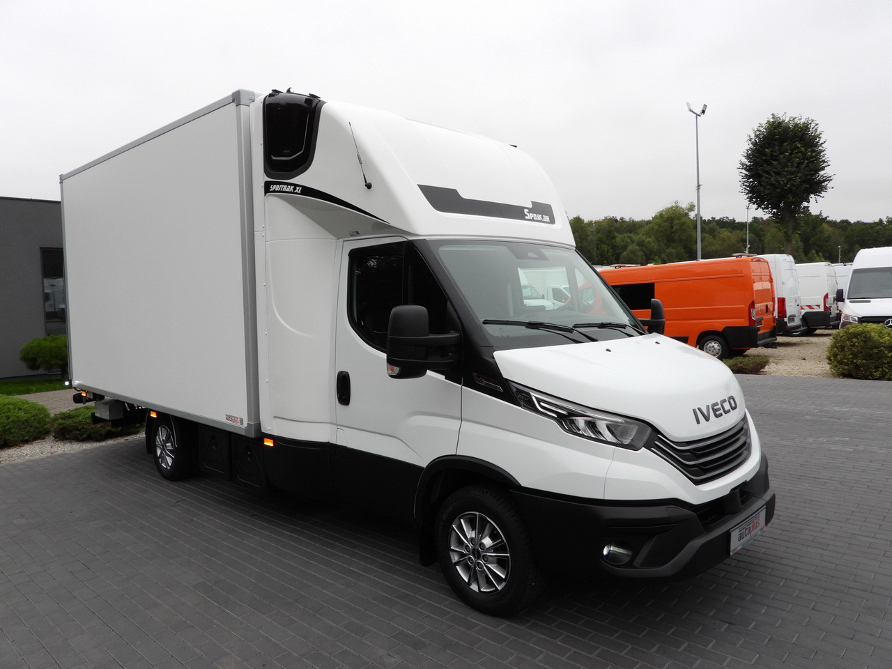 IVECO DAILY 35S18 BOX HI-MATIC LIFT 8 PALLETS CRUISE CONTROL NAVIGATION LED LIGHTS PNEUMATICS AUTOMATIC TRANSMISSION HI-MATIC AIR CONDITIONING 180HP - Jakeluauto: kuva IVECO DAILY 35S18 BOX HI-MATIC LIFT 8 PALLETS CRUISE CONTROL NAVIGATION LED LIGHTS PNEUMATICS AUTOMATIC TRANSMISSION HI-MATIC AIR CONDITIONING 180HP - Jakeluauto IVECO DAILY 35S18 BOX HI-MATIC LIFT 8 PALLETS CRUISE CONTROL NAVIGATION LED LIGHTS PNEUMATICS AUTOMATIC TRANSMISSION HI-MATIC AIR CONDITIONING 180HP - Jakeluauto: kuva IVECO DAILY 35S18 BOX HI-MATIC LIFT 8 PALLETS CRUISE CONTROL NAVIGATION LED LIGHTS PNEUMATICS AUTOMATIC TRANSMISSION HI-MATIC AIR CONDITIONING 180HP - Jakeluauto