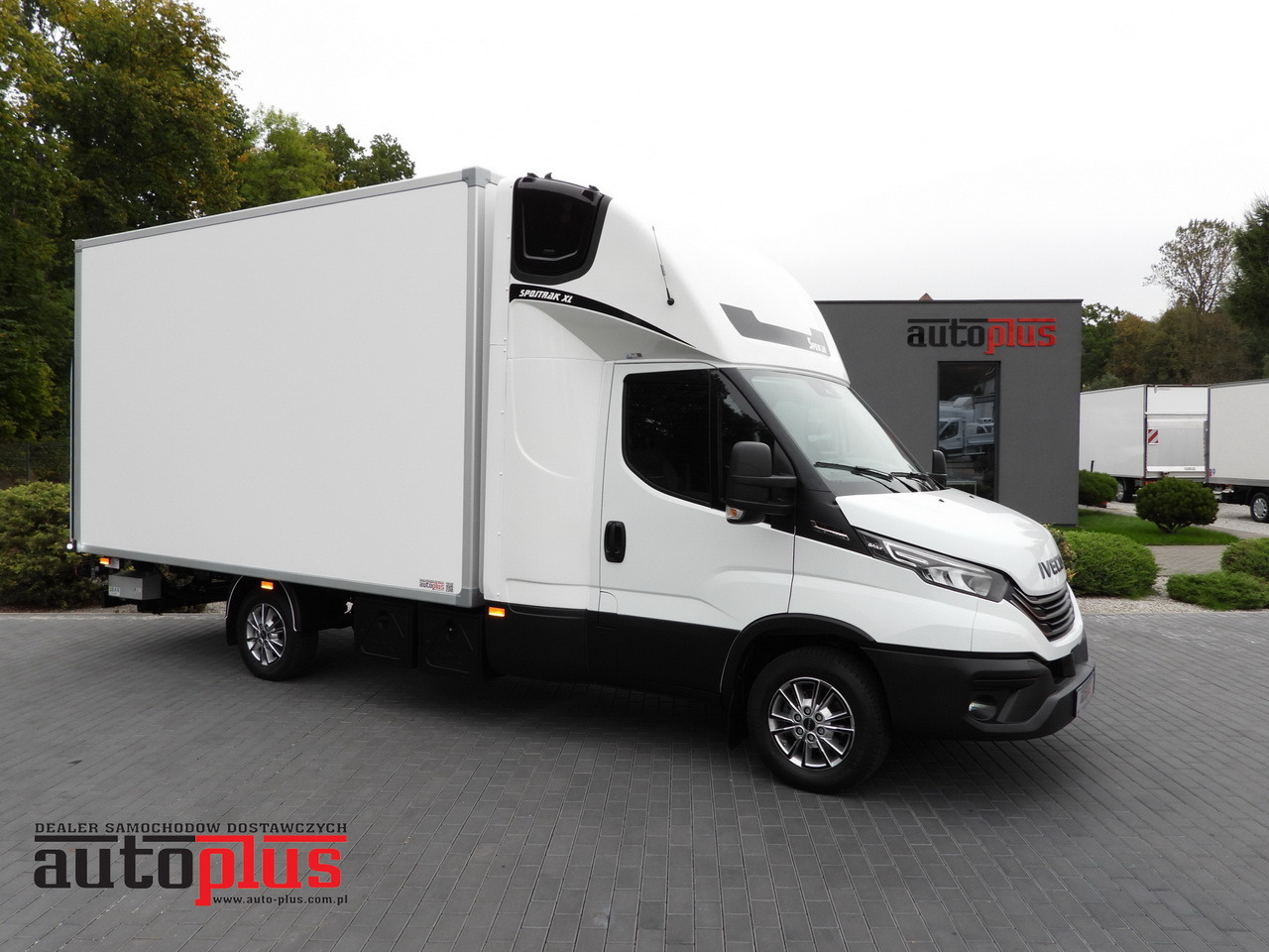 IVECO DAILY 35S18 BOX HI-MATIC LIFT 8 PALLETS CRUISE CONTROL NAVIGATION LED LIGHTS PNEUMATICS AUTOMATIC TRANSMISSION HI-MATIC AIR CONDITIONING 180HP - Jakeluauto: kuva IVECO DAILY 35S18 BOX HI-MATIC LIFT 8 PALLETS CRUISE CONTROL NAVIGATION LED LIGHTS PNEUMATICS AUTOMATIC TRANSMISSION HI-MATIC AIR CONDITIONING 180HP - Jakeluauto IVECO DAILY 35S18 BOX HI-MATIC LIFT 8 PALLETS CRUISE CONTROL NAVIGATION LED LIGHTS PNEUMATICS AUTOMATIC TRANSMISSION HI-MATIC AIR CONDITIONING 180HP - Jakeluauto: kuva IVECO DAILY 35S18 BOX HI-MATIC LIFT 8 PALLETS CRUISE CONTROL NAVIGATION LED LIGHTS PNEUMATICS AUTOMATIC TRANSMISSION HI-MATIC AIR CONDITIONING 180HP - Jakeluauto