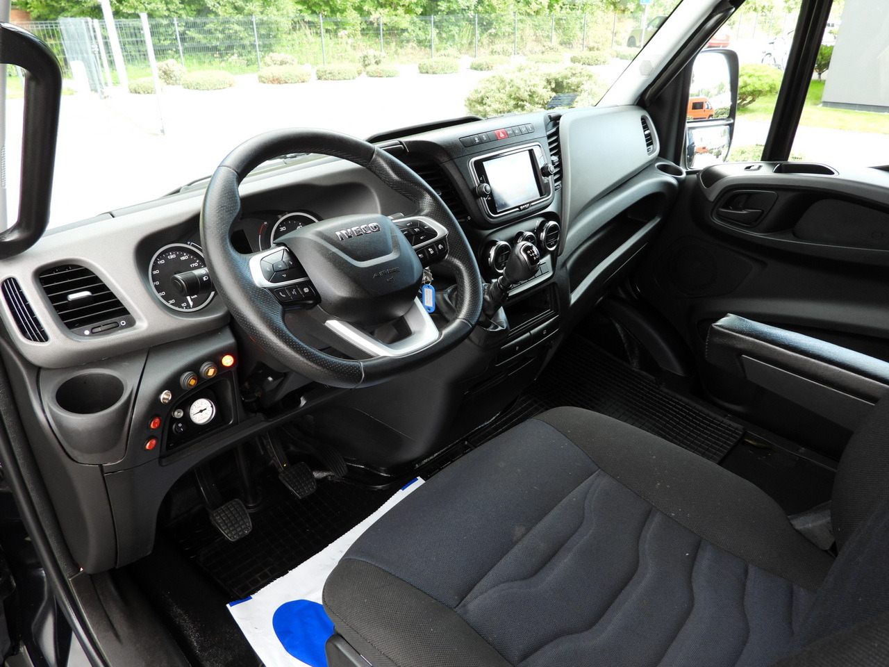 IVECO DAILY 35S18 BOX LIFT 8 PALLETS WEBASTO CRUISE CONTROL NAVIGATION LED LIGHTS PNEUMATICS AIR CONDITIONING 180HP - Jakeluauto: kuva IVECO DAILY 35S18 BOX LIFT 8 PALLETS WEBASTO CRUISE CONTROL NAVIGATION LED LIGHTS PNEUMATICS AIR CONDITIONING 180HP - Jakeluauto IVECO DAILY 35S18 BOX LIFT 8 PALLETS WEBASTO CRUISE CONTROL NAVIGATION LED LIGHTS PNEUMATICS AIR CONDITIONING 180HP - Jakeluauto: kuva IVECO DAILY 35S18 BOX LIFT 8 PALLETS WEBASTO CRUISE CONTROL NAVIGATION LED LIGHTS PNEUMATICS AIR CONDITIONING 180HP - Jakeluauto