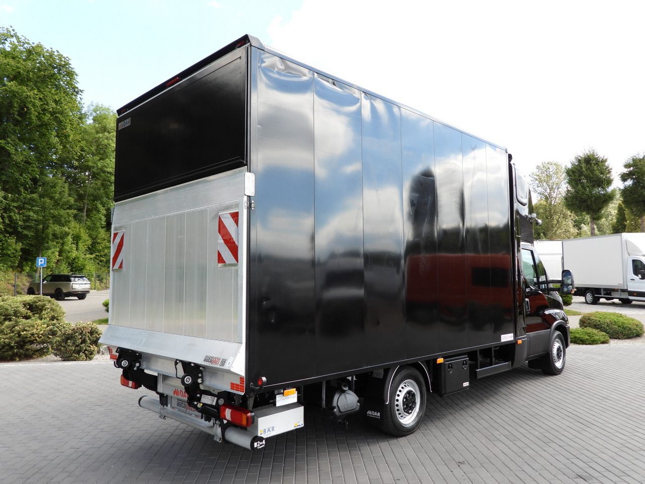 IVECO DAILY 35S18 BOX LIFT 8 PALLETS WEBASTO CRUISE CONTROL NAVIGATION LED LIGHTS PNEUMATICS AIR CONDITIONING 180HP - Jakeluauto: kuva IVECO DAILY 35S18 BOX LIFT 8 PALLETS WEBASTO CRUISE CONTROL NAVIGATION LED LIGHTS PNEUMATICS AIR CONDITIONING 180HP - Jakeluauto IVECO DAILY 35S18 BOX LIFT 8 PALLETS WEBASTO CRUISE CONTROL NAVIGATION LED LIGHTS PNEUMATICS AIR CONDITIONING 180HP - Jakeluauto: kuva IVECO DAILY 35S18 BOX LIFT 8 PALLETS WEBASTO CRUISE CONTROL NAVIGATION LED LIGHTS PNEUMATICS AIR CONDITIONING 180HP - Jakeluauto