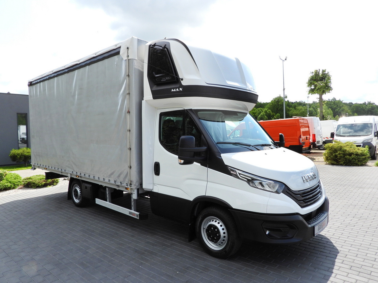 IVECO DAILY 35S18 TARPAULIN 10 PALLETS CRUISE CONTROL LED LIGHTS AIR CONDITIONING 180HP - Pressukapelli tavara-auto: kuva IVECO DAILY 35S18 TARPAULIN 10 PALLETS CRUISE CONTROL LED LIGHTS AIR CONDITIONING 180HP - Pressukapelli tavara-auto IVECO DAILY 35S18 TARPAULIN 10 PALLETS CRUISE CONTROL LED LIGHTS AIR CONDITIONING 180HP - Pressukapelli tavara-auto: kuva IVECO DAILY 35S18 TARPAULIN 10 PALLETS CRUISE CONTROL LED LIGHTS AIR CONDITIONING 180HP - Pressukapelli tavara-auto