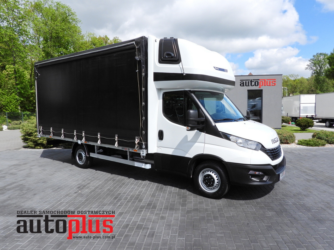 IVECO DAILY 35S18 TARPAULIN 10 PALLETS WEBASTO CRUISE CONTROL AIR CONDITIONING 180HP - Pressukapelli tavara-auto: kuva IVECO DAILY 35S18 TARPAULIN 10 PALLETS WEBASTO CRUISE CONTROL AIR CONDITIONING 180HP - Pressukapelli tavara-auto IVECO DAILY 35S18 TARPAULIN 10 PALLETS WEBASTO CRUISE CONTROL AIR CONDITIONING 180HP - Pressukapelli tavara-auto: kuva IVECO DAILY 35S18 TARPAULIN 10 PALLETS WEBASTO CRUISE CONTROL AIR CONDITIONING 180HP - Pressukapelli tavara-auto