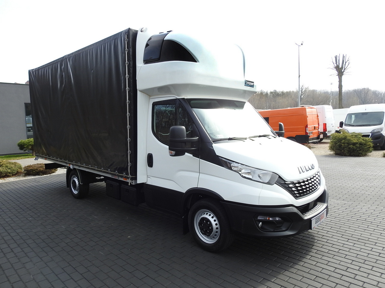 IVECO DAILY 35S18 TARPAULIN 10 PALLETS WEBASTO CRUISE CONTROL AIR CONDITIONING 180HP - Pressukapelli tavara-auto: kuva IVECO DAILY 35S18 TARPAULIN 10 PALLETS WEBASTO CRUISE CONTROL AIR CONDITIONING 180HP - Pressukapelli tavara-auto IVECO DAILY 35S18 TARPAULIN 10 PALLETS WEBASTO CRUISE CONTROL AIR CONDITIONING 180HP - Pressukapelli tavara-auto: kuva IVECO DAILY 35S18 TARPAULIN 10 PALLETS WEBASTO CRUISE CONTROL AIR CONDITIONING 180HP - Pressukapelli tavara-auto