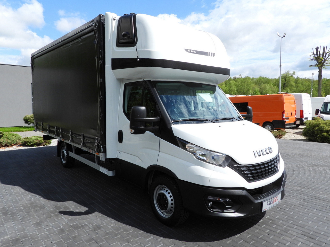IVECO DAILY 35S18 TARPAULIN 10 PALLETS WEBASTO CRUISE CONTROL AIR CONDITIONING 180HP - Pressukapelli tavara-auto: kuva IVECO DAILY 35S18 TARPAULIN 10 PALLETS WEBASTO CRUISE CONTROL AIR CONDITIONING 180HP - Pressukapelli tavara-auto IVECO DAILY 35S18 TARPAULIN 10 PALLETS WEBASTO CRUISE CONTROL AIR CONDITIONING 180HP - Pressukapelli tavara-auto: kuva IVECO DAILY 35S18 TARPAULIN 10 PALLETS WEBASTO CRUISE CONTROL AIR CONDITIONING 180HP - Pressukapelli tavara-auto