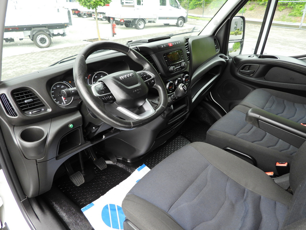 IVECO DAILY 35S18 TARPAULIN 10 PALLETS WEBASTO CRUISE CONTROL AIR CONDITIONING 180HP - Pressukapelli tavara-auto: kuva IVECO DAILY 35S18 TARPAULIN 10 PALLETS WEBASTO CRUISE CONTROL AIR CONDITIONING 180HP - Pressukapelli tavara-auto IVECO DAILY 35S18 TARPAULIN 10 PALLETS WEBASTO CRUISE CONTROL AIR CONDITIONING 180HP - Pressukapelli tavara-auto: kuva IVECO DAILY 35S18 TARPAULIN 10 PALLETS WEBASTO CRUISE CONTROL AIR CONDITIONING 180HP - Pressukapelli tavara-auto