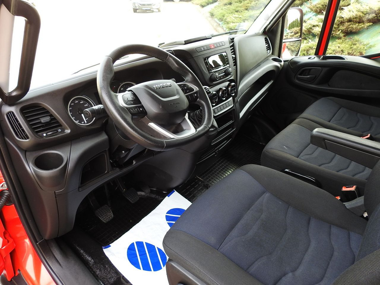 IVECO DAILY 35S18 TARPAULIN 10 PALLETS WEBASTO CRUISE CONTROL LED LIGHTS AIR CONDITIONING 180HP - Pressukapelli tavara-auto: kuva IVECO DAILY 35S18 TARPAULIN 10 PALLETS WEBASTO CRUISE CONTROL LED LIGHTS AIR CONDITIONING 180HP - Pressukapelli tavara-auto IVECO DAILY 35S18 TARPAULIN 10 PALLETS WEBASTO CRUISE CONTROL LED LIGHTS AIR CONDITIONING 180HP - Pressukapelli tavara-auto: kuva IVECO DAILY 35S18 TARPAULIN 10 PALLETS WEBASTO CRUISE CONTROL LED LIGHTS AIR CONDITIONING 180HP - Pressukapelli tavara-auto
