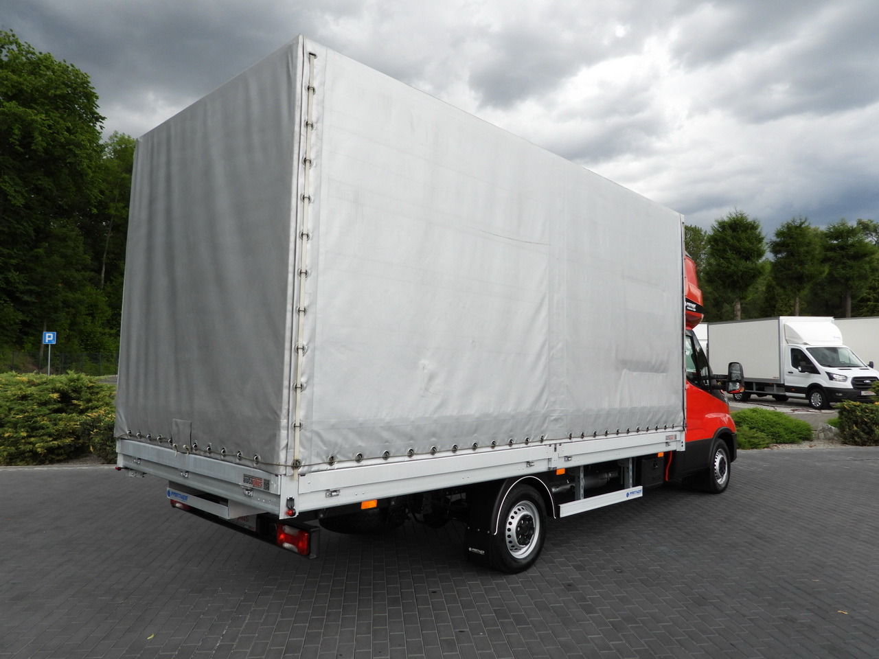 IVECO DAILY 35S18 TARPAULIN 10 PALLETS WEBASTO CRUISE CONTROL LED LIGHTS AIR CONDITIONING 180HP - Pressukapelli tavara-auto: kuva IVECO DAILY 35S18 TARPAULIN 10 PALLETS WEBASTO CRUISE CONTROL LED LIGHTS AIR CONDITIONING 180HP - Pressukapelli tavara-auto IVECO DAILY 35S18 TARPAULIN 10 PALLETS WEBASTO CRUISE CONTROL LED LIGHTS AIR CONDITIONING 180HP - Pressukapelli tavara-auto: kuva IVECO DAILY 35S18 TARPAULIN 10 PALLETS WEBASTO CRUISE CONTROL LED LIGHTS AIR CONDITIONING 180HP - Pressukapelli tavara-auto