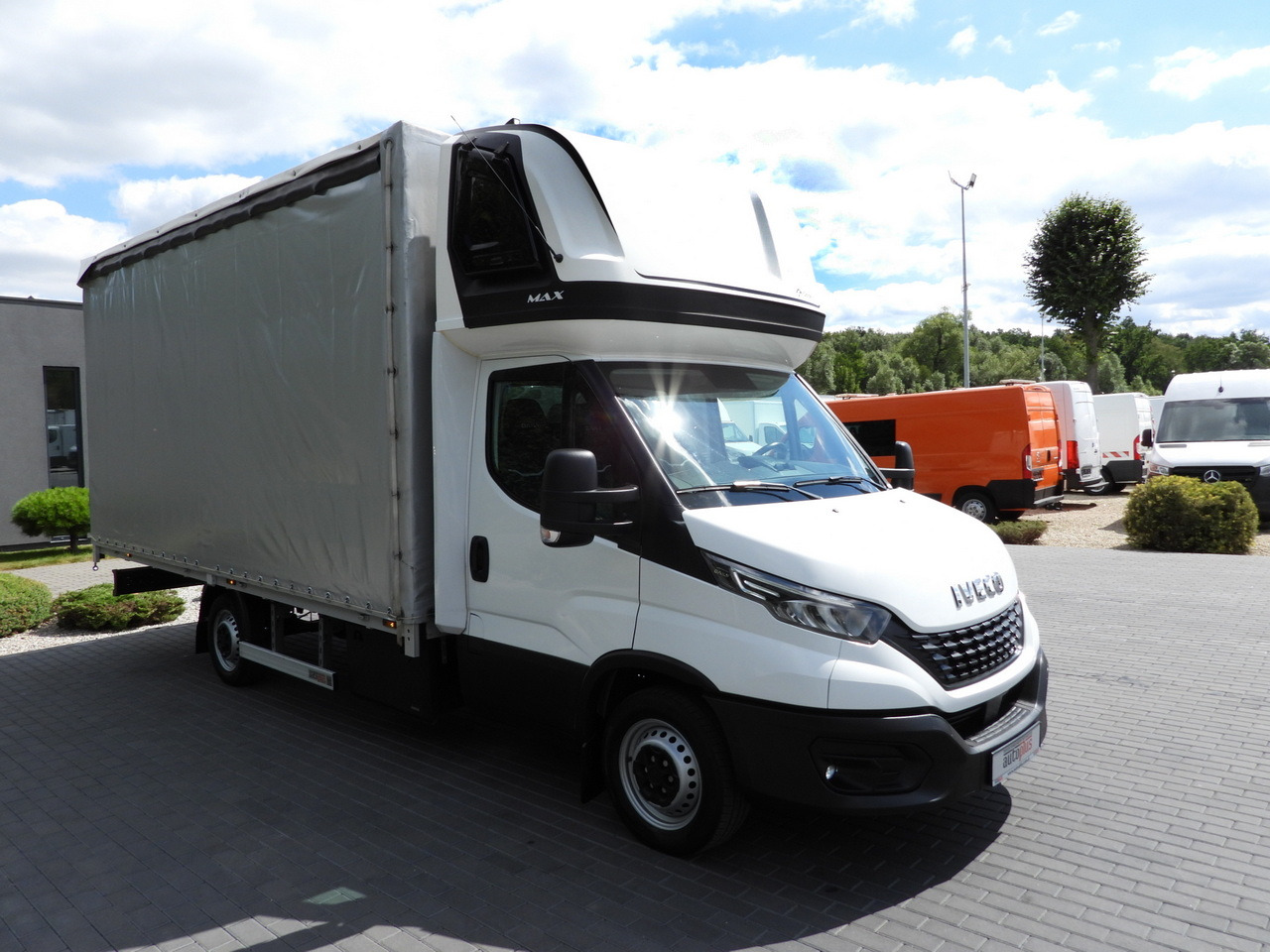 IVECO DAILY 35S18 TARPAULIN 10 PALLETS WEBASTO CRUISE CONTROL NAVIGATION LED LIGHTS AIR CONDITIONING 180HP - Pressukapelli tavara-auto: kuva IVECO DAILY 35S18 TARPAULIN 10 PALLETS WEBASTO CRUISE CONTROL NAVIGATION LED LIGHTS AIR CONDITIONING 180HP - Pressukapelli tavara-auto IVECO DAILY 35S18 TARPAULIN 10 PALLETS WEBASTO CRUISE CONTROL NAVIGATION LED LIGHTS AIR CONDITIONING 180HP - Pressukapelli tavara-auto: kuva IVECO DAILY 35S18 TARPAULIN 10 PALLETS WEBASTO CRUISE CONTROL NAVIGATION LED LIGHTS AIR CONDITIONING 180HP - Pressukapelli tavara-auto
