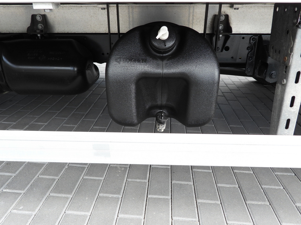 Pressukapelli tavara-auto IVECO DAILY 35S18 TARPAULIN 10 PALLETS WEBASTO CRUISE CONTROL NAVIGATION LED LIGHTS AIR CONDITIONING 180HP: kuva Pressukapelli tavara-auto IVECO DAILY 35S18 TARPAULIN 10 PALLETS WEBASTO CRUISE CONTROL NAVIGATION LED LIGHTS AIR CONDITIONING 180HP Pressukapelli tavara-auto IVECO DAILY 35S18 TARPAULIN 10 PALLETS WEBASTO CRUISE CONTROL NAVIGATION LED LIGHTS AIR CONDITIONING 180HP: kuva Pressukapelli tavara-auto IVECO DAILY 35S18 TARPAULIN 10 PALLETS WEBASTO CRUISE CONTROL NAVIGATION LED LIGHTS AIR CONDITIONING 180HP