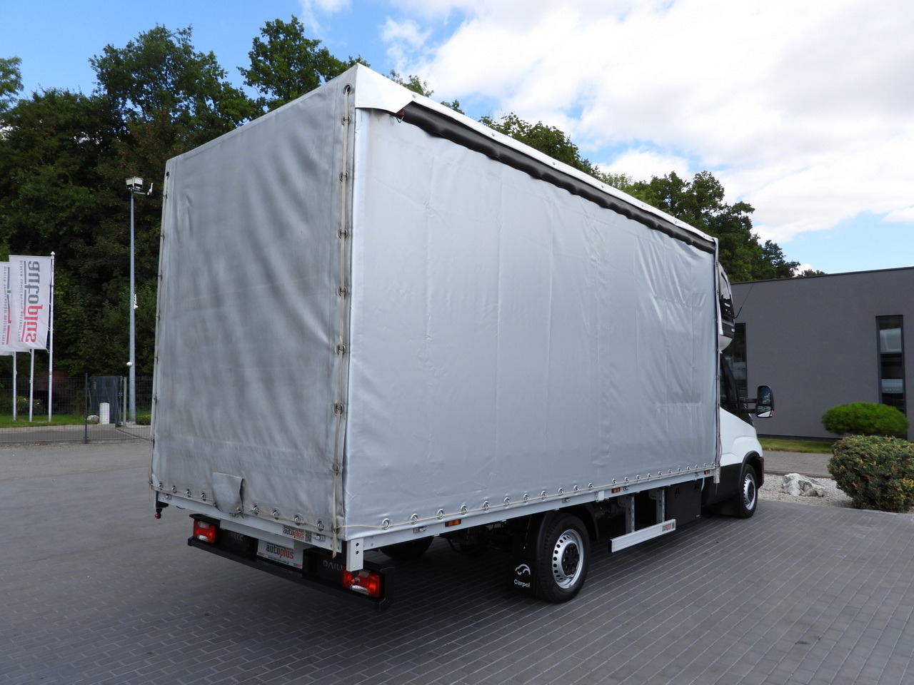 Pressukapelli tavara-auto IVECO DAILY 35S18 TARPAULIN 10 PALLETS WEBASTO CRUISE CONTROL NAVIGATION LED LIGHTS AIR CONDITIONING 180HP: kuva Pressukapelli tavara-auto IVECO DAILY 35S18 TARPAULIN 10 PALLETS WEBASTO CRUISE CONTROL NAVIGATION LED LIGHTS AIR CONDITIONING 180HP Pressukapelli tavara-auto IVECO DAILY 35S18 TARPAULIN 10 PALLETS WEBASTO CRUISE CONTROL NAVIGATION LED LIGHTS AIR CONDITIONING 180HP: kuva Pressukapelli tavara-auto IVECO DAILY 35S18 TARPAULIN 10 PALLETS WEBASTO CRUISE CONTROL NAVIGATION LED LIGHTS AIR CONDITIONING 180HP