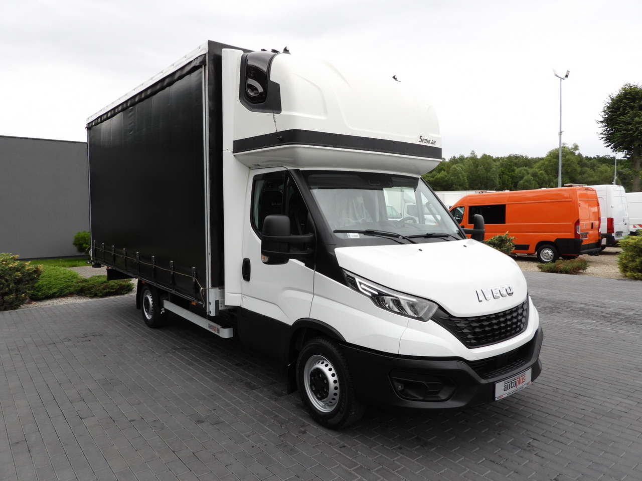 IVECO DAILY 35S18 TARPAULIN 10 PALLETS WEBASTO CRUISE CONTROL NAVIGATION LED LIGHTS AIR CONDITIONING 180HP - Pressukapelli tavara-auto: kuva IVECO DAILY 35S18 TARPAULIN 10 PALLETS WEBASTO CRUISE CONTROL NAVIGATION LED LIGHTS AIR CONDITIONING 180HP - Pressukapelli tavara-auto IVECO DAILY 35S18 TARPAULIN 10 PALLETS WEBASTO CRUISE CONTROL NAVIGATION LED LIGHTS AIR CONDITIONING 180HP - Pressukapelli tavara-auto: kuva IVECO DAILY 35S18 TARPAULIN 10 PALLETS WEBASTO CRUISE CONTROL NAVIGATION LED LIGHTS AIR CONDITIONING 180HP - Pressukapelli tavara-auto