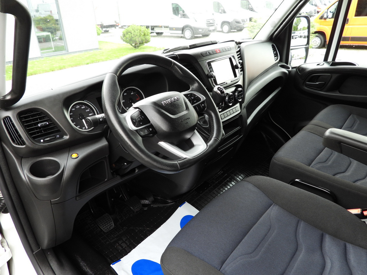 IVECO DAILY 35S18 TARPAULIN 10 PALLETS WEBASTO CRUISE CONTROL NAVIGATION LED LIGHTS AIR CONDITIONING 180HP - Pressukapelli tavara-auto: kuva IVECO DAILY 35S18 TARPAULIN 10 PALLETS WEBASTO CRUISE CONTROL NAVIGATION LED LIGHTS AIR CONDITIONING 180HP - Pressukapelli tavara-auto IVECO DAILY 35S18 TARPAULIN 10 PALLETS WEBASTO CRUISE CONTROL NAVIGATION LED LIGHTS AIR CONDITIONING 180HP - Pressukapelli tavara-auto: kuva IVECO DAILY 35S18 TARPAULIN 10 PALLETS WEBASTO CRUISE CONTROL NAVIGATION LED LIGHTS AIR CONDITIONING 180HP - Pressukapelli tavara-auto