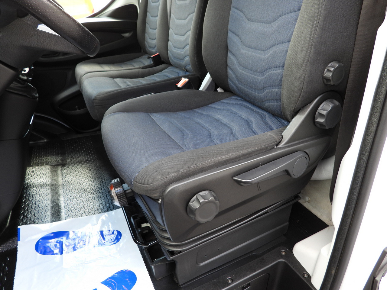 Pressukapelli tavara-auto IVECO DAILY 35S18 TARPAULIN 10 PALLETS WEBASTO CRUISE CONTROL NAVIGATION LED LIGHTS AIR CONDITIONING 180HP: kuva Pressukapelli tavara-auto IVECO DAILY 35S18 TARPAULIN 10 PALLETS WEBASTO CRUISE CONTROL NAVIGATION LED LIGHTS AIR CONDITIONING 180HP Pressukapelli tavara-auto IVECO DAILY 35S18 TARPAULIN 10 PALLETS WEBASTO CRUISE CONTROL NAVIGATION LED LIGHTS AIR CONDITIONING 180HP: kuva Pressukapelli tavara-auto IVECO DAILY 35S18 TARPAULIN 10 PALLETS WEBASTO CRUISE CONTROL NAVIGATION LED LIGHTS AIR CONDITIONING 180HP