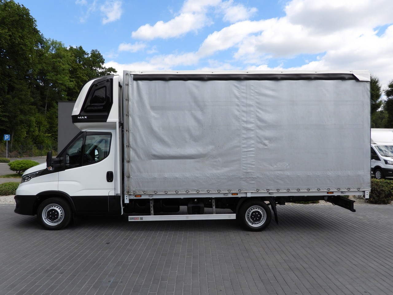 Pressukapelli tavara-auto IVECO DAILY 35S18 TARPAULIN 10 PALLETS WEBASTO CRUISE CONTROL NAVIGATION LED LIGHTS AIR CONDITIONING 180HP: kuva Pressukapelli tavara-auto IVECO DAILY 35S18 TARPAULIN 10 PALLETS WEBASTO CRUISE CONTROL NAVIGATION LED LIGHTS AIR CONDITIONING 180HP Pressukapelli tavara-auto IVECO DAILY 35S18 TARPAULIN 10 PALLETS WEBASTO CRUISE CONTROL NAVIGATION LED LIGHTS AIR CONDITIONING 180HP: kuva Pressukapelli tavara-auto IVECO DAILY 35S18 TARPAULIN 10 PALLETS WEBASTO CRUISE CONTROL NAVIGATION LED LIGHTS AIR CONDITIONING 180HP