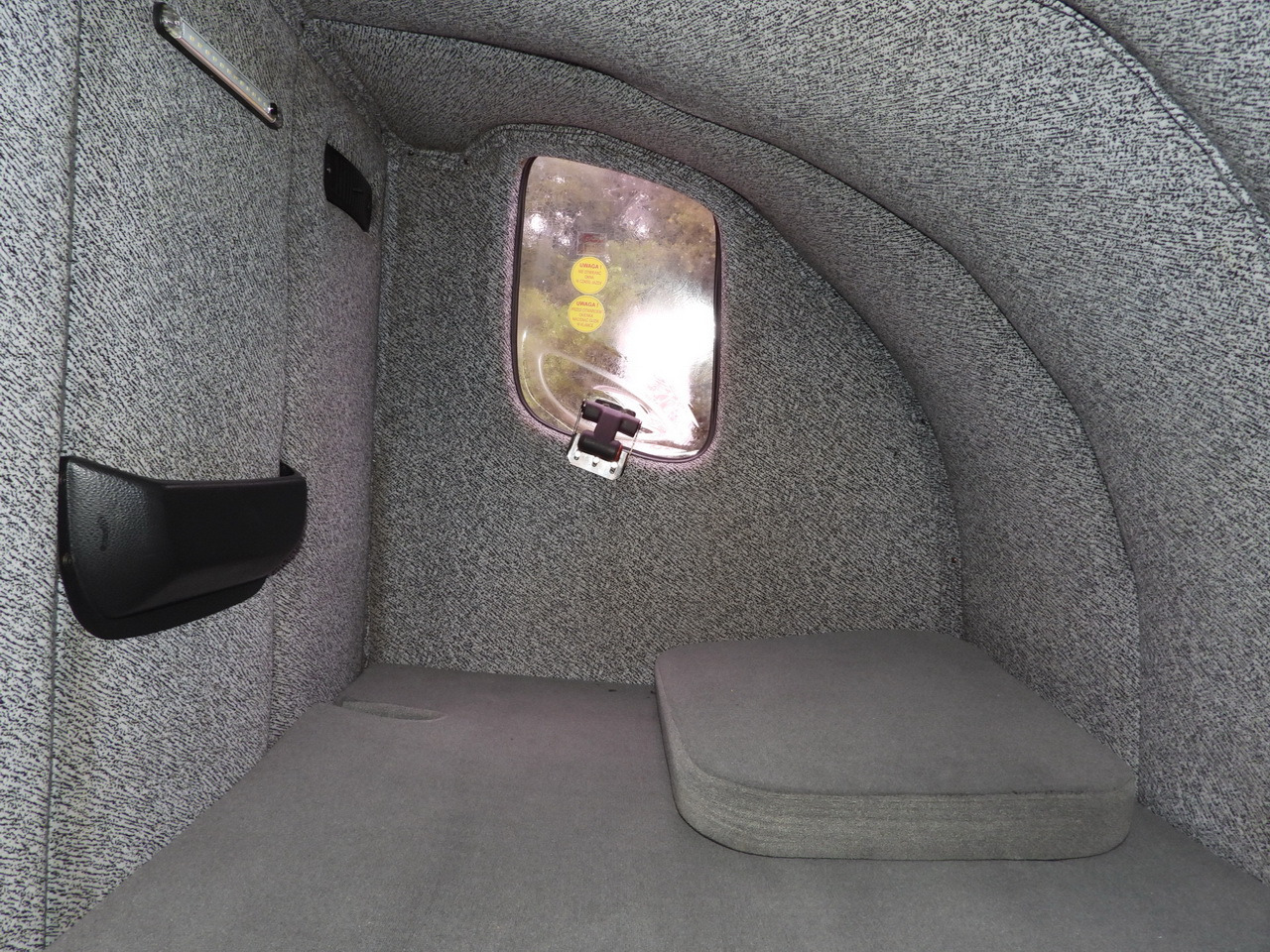 Pressukapelli tavara-auto IVECO DAILY 35S18 TARPAULIN 10 PALLETS WEBASTO CRUISE CONTROL PNEUMATICS AUTOMATIC TRANSMISSION HI-MATIC AIR CONDITIONING  180HP: kuva Pressukapelli tavara-auto IVECO DAILY 35S18 TARPAULIN 10 PALLETS WEBASTO CRUISE CONTROL PNEUMATICS AUTOMATIC TRANSMISSION HI-MATIC AIR CONDITIONING  180HP