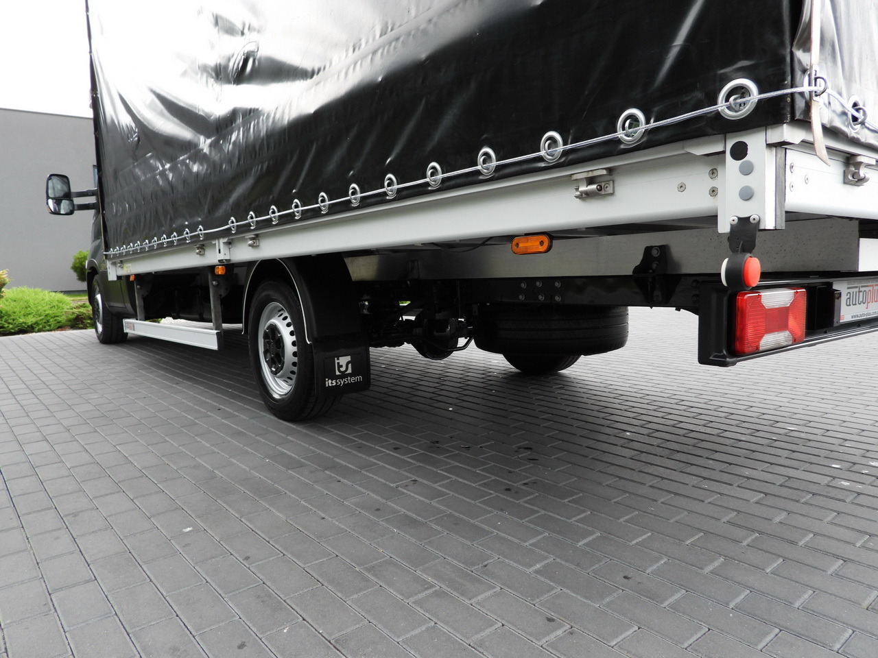 Pressukapelli tavara-auto IVECO DAILY 35S18 TARPAULIN 10 PALLETS WEBASTO CRUISE CONTROL PNEUMATICS AUTOMATIC TRANSMISSION HI-MATIC AIR CONDITIONING  180HP: kuva Pressukapelli tavara-auto IVECO DAILY 35S18 TARPAULIN 10 PALLETS WEBASTO CRUISE CONTROL PNEUMATICS AUTOMATIC TRANSMISSION HI-MATIC AIR CONDITIONING  180HP