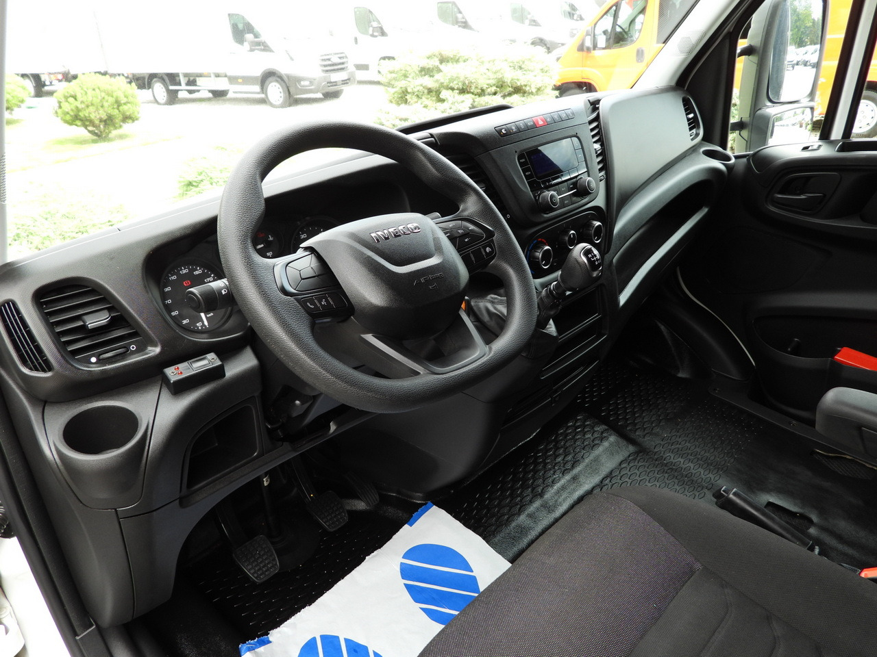 IVECO DAILY 35S18 TARPAULIN LIFT 10 PALLETS WEBASTO CRUISE CONTROL PNEUMATICS AIR CONDITIONING 180HP - Pressukapelli tavara-auto: kuva IVECO DAILY 35S18 TARPAULIN LIFT 10 PALLETS WEBASTO CRUISE CONTROL PNEUMATICS AIR CONDITIONING 180HP - Pressukapelli tavara-auto IVECO DAILY 35S18 TARPAULIN LIFT 10 PALLETS WEBASTO CRUISE CONTROL PNEUMATICS AIR CONDITIONING 180HP - Pressukapelli tavara-auto: kuva IVECO DAILY 35S18 TARPAULIN LIFT 10 PALLETS WEBASTO CRUISE CONTROL PNEUMATICS AIR CONDITIONING 180HP - Pressukapelli tavara-auto