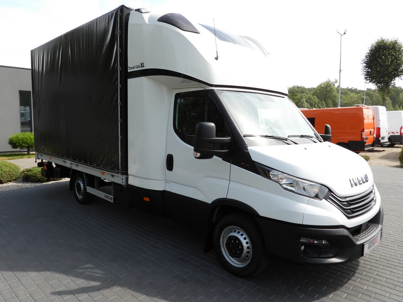IVECO DAILY 35S18 TARPAULIN LIFT 8 PALLETS CRUISE CONTROL AIR CONDITIONING 180HP - Pressukapelli tavara-auto: kuva IVECO DAILY 35S18 TARPAULIN LIFT 8 PALLETS CRUISE CONTROL AIR CONDITIONING 180HP - Pressukapelli tavara-auto IVECO DAILY 35S18 TARPAULIN LIFT 8 PALLETS CRUISE CONTROL AIR CONDITIONING 180HP - Pressukapelli tavara-auto: kuva IVECO DAILY 35S18 TARPAULIN LIFT 8 PALLETS CRUISE CONTROL AIR CONDITIONING 180HP - Pressukapelli tavara-auto