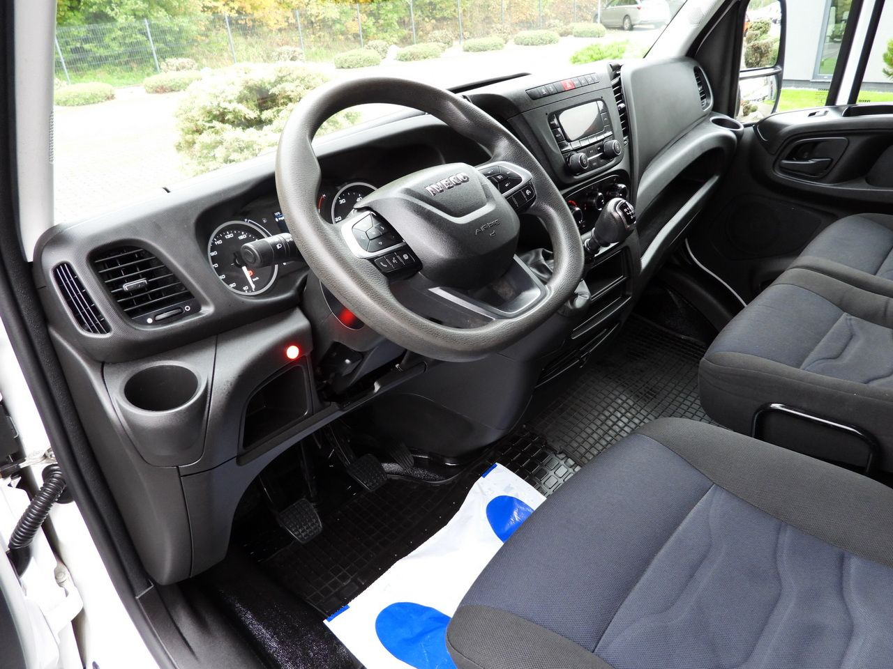 IVECO DAILY 35S18 TARPAULIN LIFT 8 PALLETS WEBASTO CRUISE CONTROL AIR CONDITIONING 180HP - Pressukapelli tavara-auto: kuva IVECO DAILY 35S18 TARPAULIN LIFT 8 PALLETS WEBASTO CRUISE CONTROL AIR CONDITIONING 180HP - Pressukapelli tavara-auto IVECO DAILY 35S18 TARPAULIN LIFT 8 PALLETS WEBASTO CRUISE CONTROL AIR CONDITIONING 180HP - Pressukapelli tavara-auto: kuva IVECO DAILY 35S18 TARPAULIN LIFT 8 PALLETS WEBASTO CRUISE CONTROL AIR CONDITIONING 180HP - Pressukapelli tavara-auto