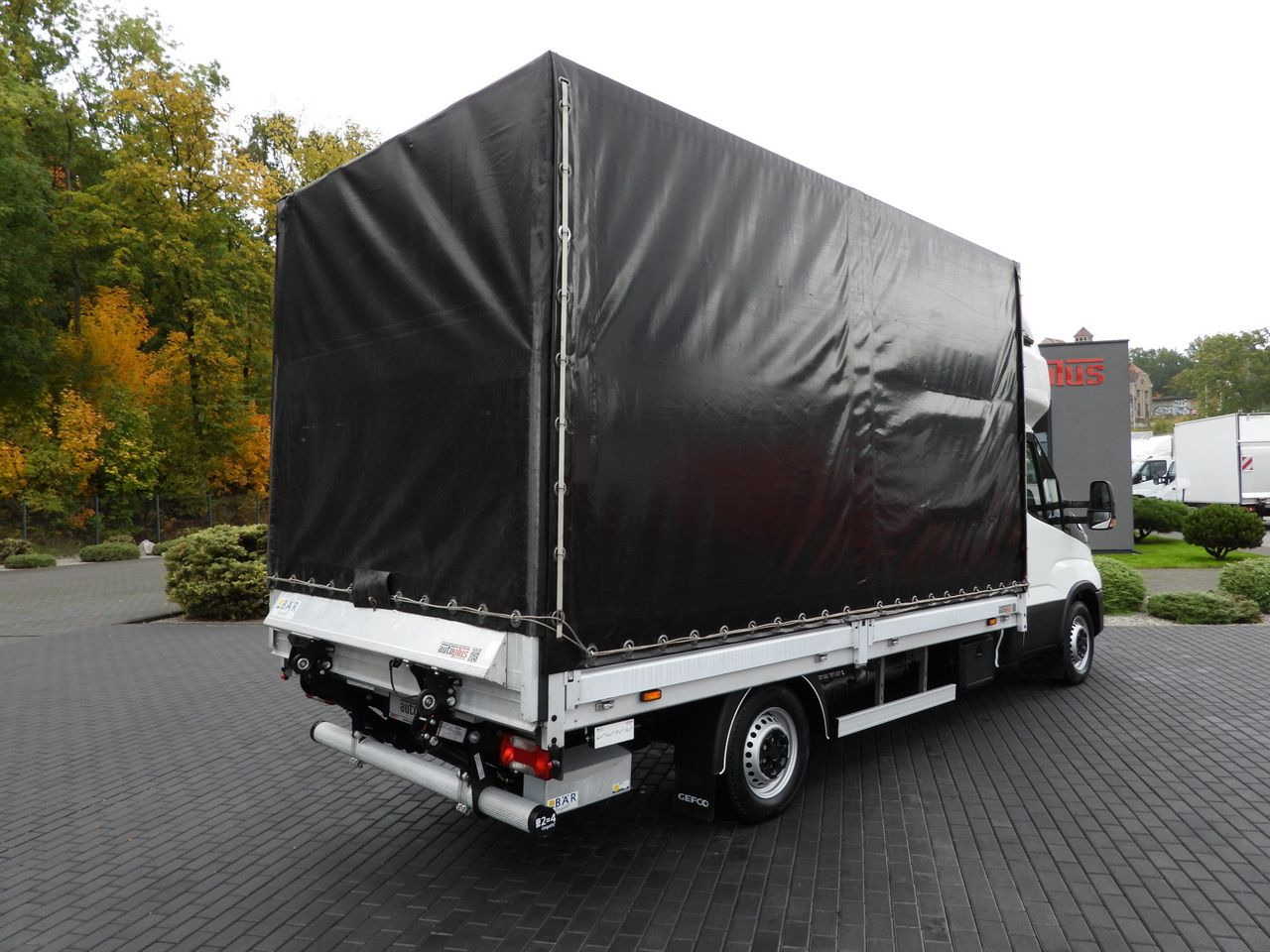 IVECO DAILY 35S18 TARPAULIN LIFT 8 PALLETS WEBASTO CRUISE CONTROL AIR CONDITIONING 180HP - Pressukapelli tavara-auto: kuva IVECO DAILY 35S18 TARPAULIN LIFT 8 PALLETS WEBASTO CRUISE CONTROL AIR CONDITIONING 180HP - Pressukapelli tavara-auto IVECO DAILY 35S18 TARPAULIN LIFT 8 PALLETS WEBASTO CRUISE CONTROL AIR CONDITIONING 180HP - Pressukapelli tavara-auto: kuva IVECO DAILY 35S18 TARPAULIN LIFT 8 PALLETS WEBASTO CRUISE CONTROL AIR CONDITIONING 180HP - Pressukapelli tavara-auto