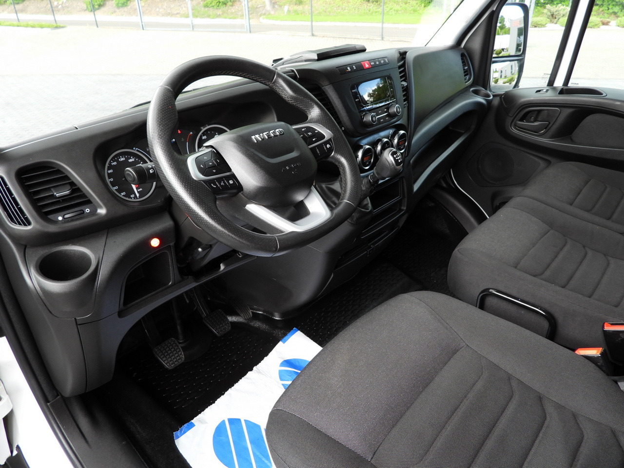 IVECO DAILY 35S18 TARPAULIN LIFT 8 PALLETS WEBASTO CRUISE CONTROL AIR CONDITIONING 180HP - Pressukapelli tavara-auto: kuva IVECO DAILY 35S18 TARPAULIN LIFT 8 PALLETS WEBASTO CRUISE CONTROL AIR CONDITIONING 180HP - Pressukapelli tavara-auto IVECO DAILY 35S18 TARPAULIN LIFT 8 PALLETS WEBASTO CRUISE CONTROL AIR CONDITIONING 180HP - Pressukapelli tavara-auto: kuva IVECO DAILY 35S18 TARPAULIN LIFT 8 PALLETS WEBASTO CRUISE CONTROL AIR CONDITIONING 180HP - Pressukapelli tavara-auto