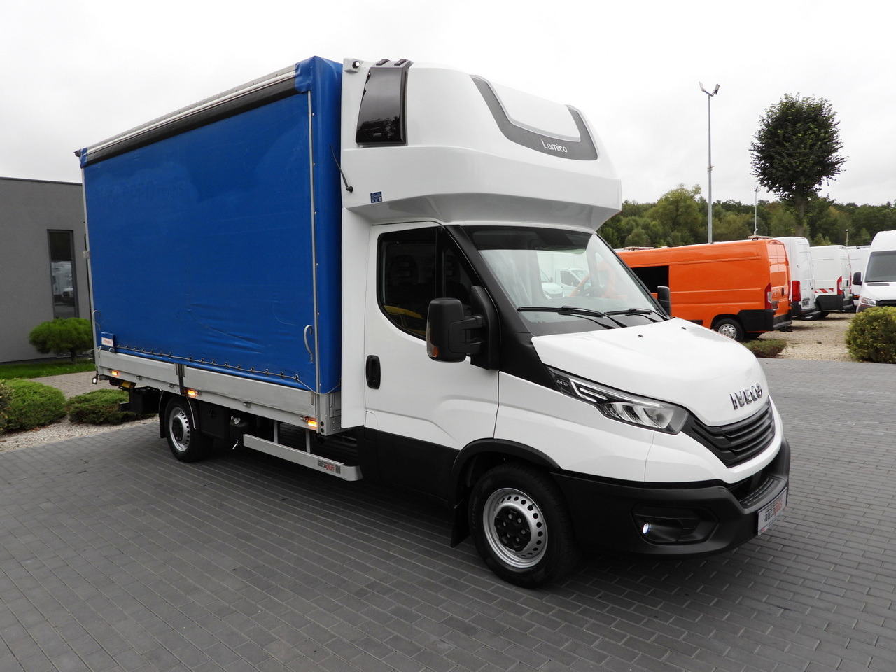 IVECO DAILY 35S18 TARPAULIN LIFT 8 PALLETS WEBASTO CRUISE CONTROL LED LIGHTS AIR CONDITIONING 180HP - Pressukapelli tavara-auto: kuva IVECO DAILY 35S18 TARPAULIN LIFT 8 PALLETS WEBASTO CRUISE CONTROL LED LIGHTS AIR CONDITIONING 180HP - Pressukapelli tavara-auto IVECO DAILY 35S18 TARPAULIN LIFT 8 PALLETS WEBASTO CRUISE CONTROL LED LIGHTS AIR CONDITIONING 180HP - Pressukapelli tavara-auto: kuva IVECO DAILY 35S18 TARPAULIN LIFT 8 PALLETS WEBASTO CRUISE CONTROL LED LIGHTS AIR CONDITIONING 180HP - Pressukapelli tavara-auto