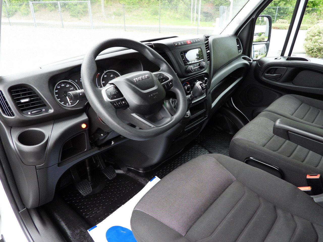 IVECO DAILY 35S18 TARPAULIN LIFT 8 PALLETS WEBASTO CRUISE CONTROL LED LIGHTS AIR CONDITIONING 180HP - Pressukapelli tavara-auto: kuva IVECO DAILY 35S18 TARPAULIN LIFT 8 PALLETS WEBASTO CRUISE CONTROL LED LIGHTS AIR CONDITIONING 180HP - Pressukapelli tavara-auto IVECO DAILY 35S18 TARPAULIN LIFT 8 PALLETS WEBASTO CRUISE CONTROL LED LIGHTS AIR CONDITIONING 180HP - Pressukapelli tavara-auto: kuva IVECO DAILY 35S18 TARPAULIN LIFT 8 PALLETS WEBASTO CRUISE CONTROL LED LIGHTS AIR CONDITIONING 180HP - Pressukapelli tavara-auto