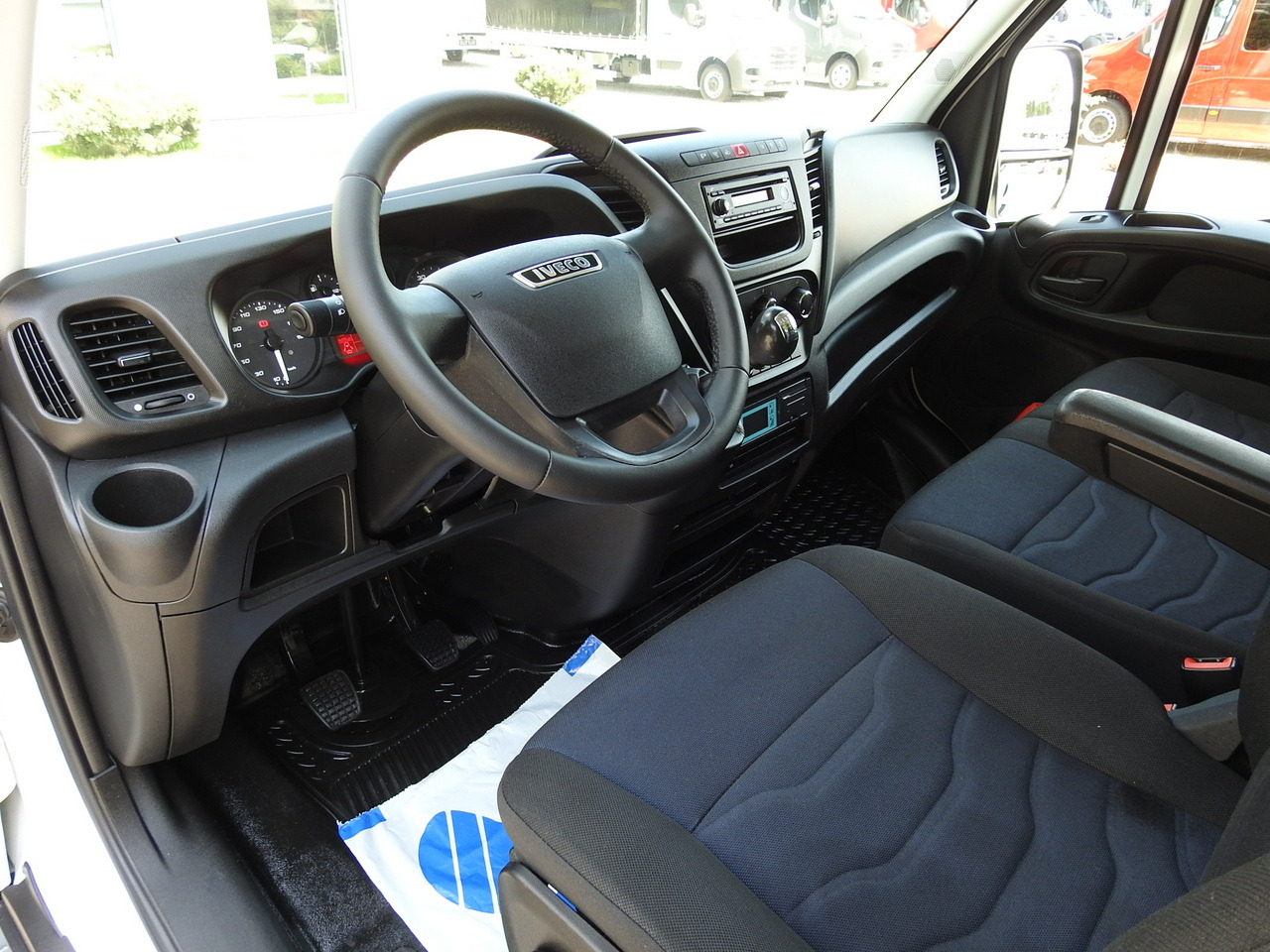 IVECO DAILY 50C15 REGRIGERATOR BOX -5*C POWER SUPPLY 230V AIR CONDITIONING TWIN WHEELS 150HP - Kylmäauto: kuva IVECO DAILY 50C15 REGRIGERATOR BOX -5*C POWER SUPPLY 230V AIR CONDITIONING TWIN WHEELS 150HP - Kylmäauto IVECO DAILY 50C15 REGRIGERATOR BOX -5*C POWER SUPPLY 230V AIR CONDITIONING TWIN WHEELS 150HP - Kylmäauto: kuva IVECO DAILY 50C15 REGRIGERATOR BOX -5*C POWER SUPPLY 230V AIR CONDITIONING TWIN WHEELS 150HP - Kylmäauto