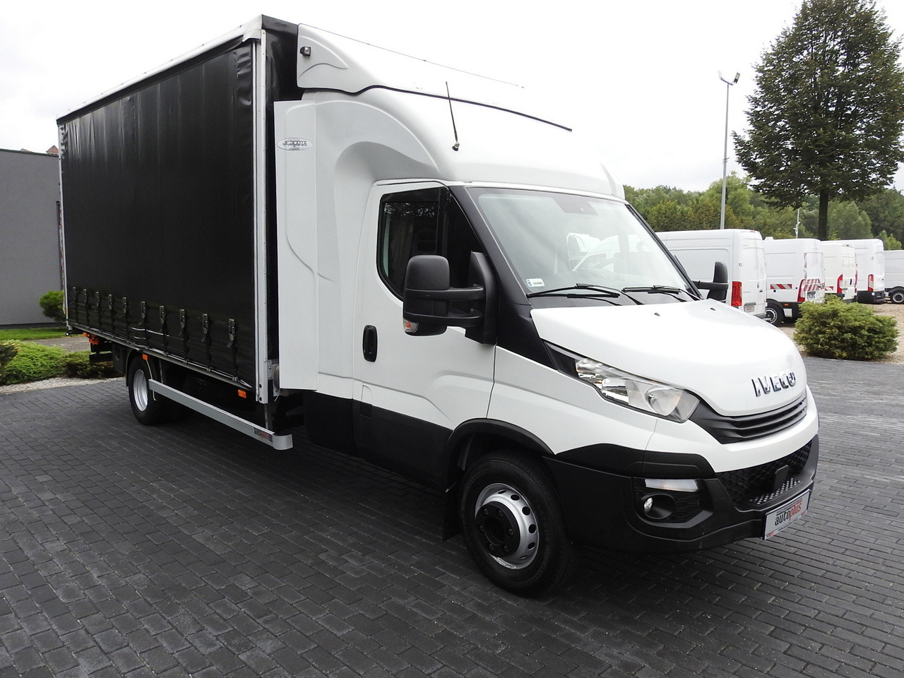 IVECO DAILY 70C18 TARPAULIN LIFT 12 PALLETS WEBASTO CRUISE CONTROL TWIN WHEELS AIR CONDITIONING 180HP - Pressukapelli tavara-auto: kuva IVECO DAILY 70C18 TARPAULIN LIFT 12 PALLETS WEBASTO CRUISE CONTROL TWIN WHEELS AIR CONDITIONING 180HP - Pressukapelli tavara-auto IVECO DAILY 70C18 TARPAULIN LIFT 12 PALLETS WEBASTO CRUISE CONTROL TWIN WHEELS AIR CONDITIONING 180HP - Pressukapelli tavara-auto: kuva IVECO DAILY 70C18 TARPAULIN LIFT 12 PALLETS WEBASTO CRUISE CONTROL TWIN WHEELS AIR CONDITIONING 180HP - Pressukapelli tavara-auto