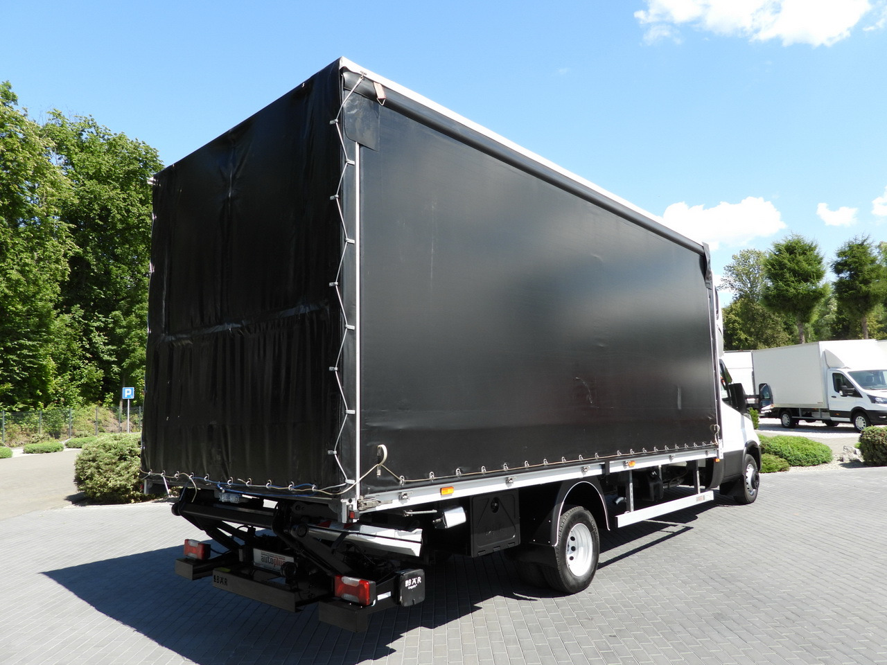IVECO DAILY 70C18 TARPAULIN LIFT 14 PALLETS WEBASTO CRUISE CONTROL LED LIGHTS TWIN WHEELS AIR CONDITIONING 180HP - Pressukapelli tavara-auto: kuva IVECO DAILY 70C18 TARPAULIN LIFT 14 PALLETS WEBASTO CRUISE CONTROL LED LIGHTS TWIN WHEELS AIR CONDITIONING 180HP - Pressukapelli tavara-auto IVECO DAILY 70C18 TARPAULIN LIFT 14 PALLETS WEBASTO CRUISE CONTROL LED LIGHTS TWIN WHEELS AIR CONDITIONING 180HP - Pressukapelli tavara-auto: kuva IVECO DAILY 70C18 TARPAULIN LIFT 14 PALLETS WEBASTO CRUISE CONTROL LED LIGHTS TWIN WHEELS AIR CONDITIONING 180HP - Pressukapelli tavara-auto