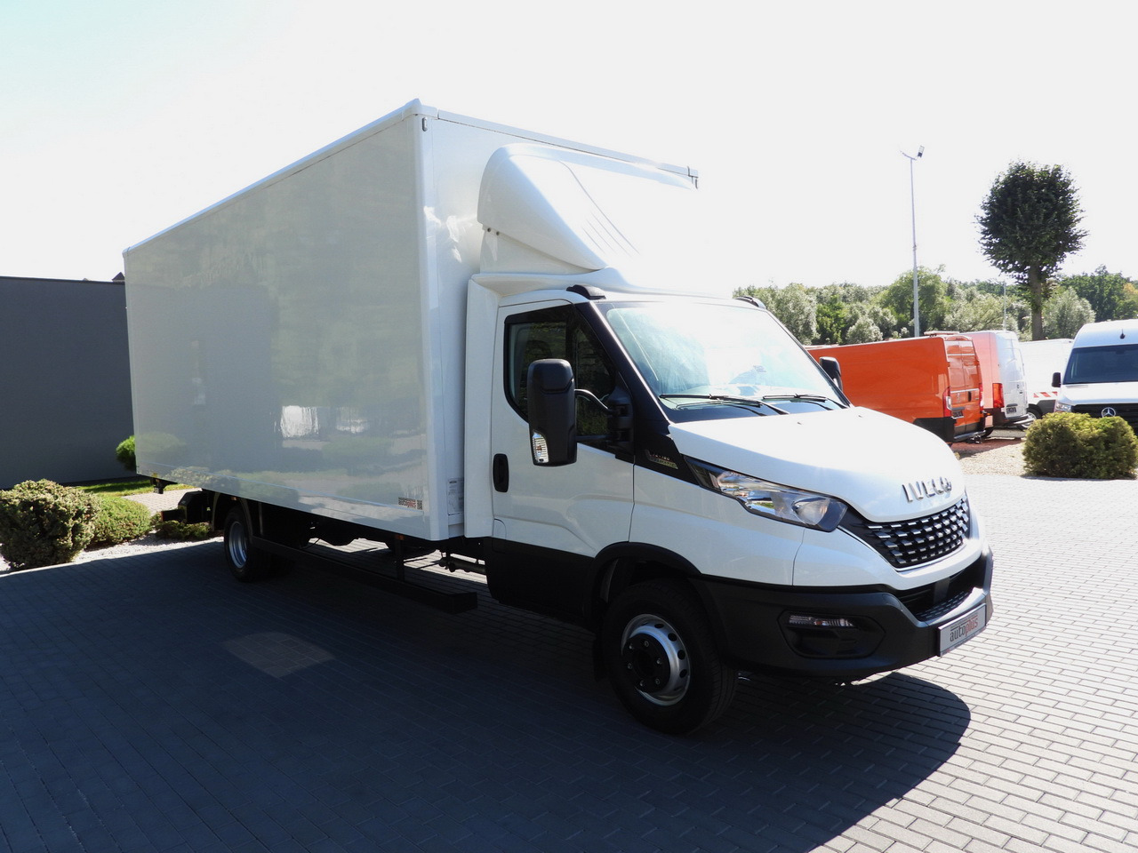 IVECO DAILY 72C18 LIFT 14 PALLETS CRUISE CONTROL PNEUMATICS AUTOMATIC TRANSMISSION HI-MATIC TWIN WHEELS AIR CONDITIONING 180HP - Jakeluauto: kuva IVECO DAILY 72C18 LIFT 14 PALLETS CRUISE CONTROL PNEUMATICS AUTOMATIC TRANSMISSION HI-MATIC TWIN WHEELS AIR CONDITIONING 180HP - Jakeluauto IVECO DAILY 72C18 LIFT 14 PALLETS CRUISE CONTROL PNEUMATICS AUTOMATIC TRANSMISSION HI-MATIC TWIN WHEELS AIR CONDITIONING 180HP - Jakeluauto: kuva IVECO DAILY 72C18 LIFT 14 PALLETS CRUISE CONTROL PNEUMATICS AUTOMATIC TRANSMISSION HI-MATIC TWIN WHEELS AIR CONDITIONING 180HP - Jakeluauto