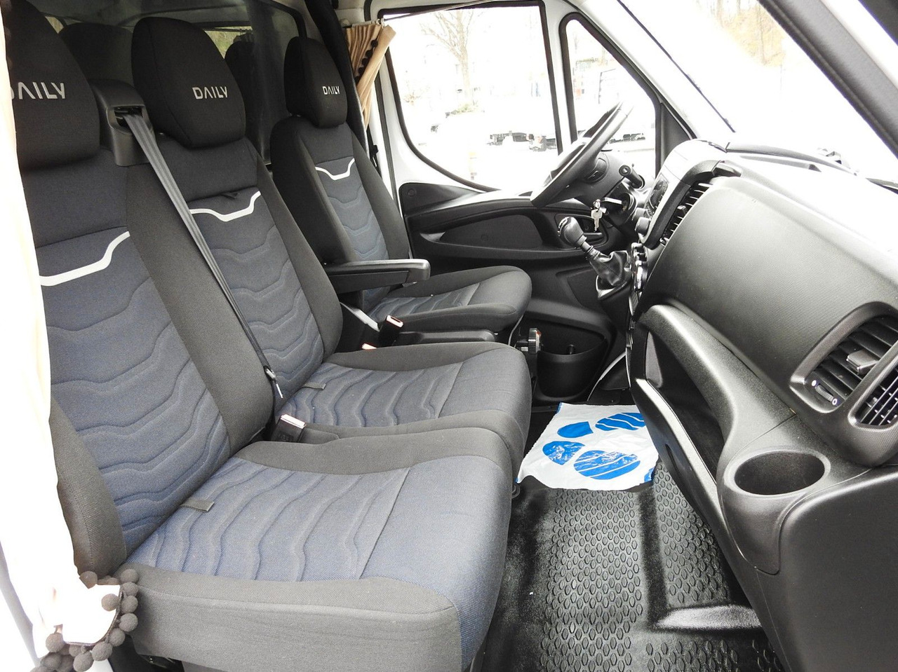 Leasing  Iveco DAILY  35S18 PRITSCHE PLANE 10 PALETTEN WEBASTO Iveco DAILY  35S18 PRITSCHE PLANE 10 PALETTEN WEBASTO: kuva Leasing  Iveco DAILY  35S18 PRITSCHE PLANE 10 PALETTEN WEBASTO Iveco DAILY  35S18 PRITSCHE PLANE 10 PALETTEN WEBASTO