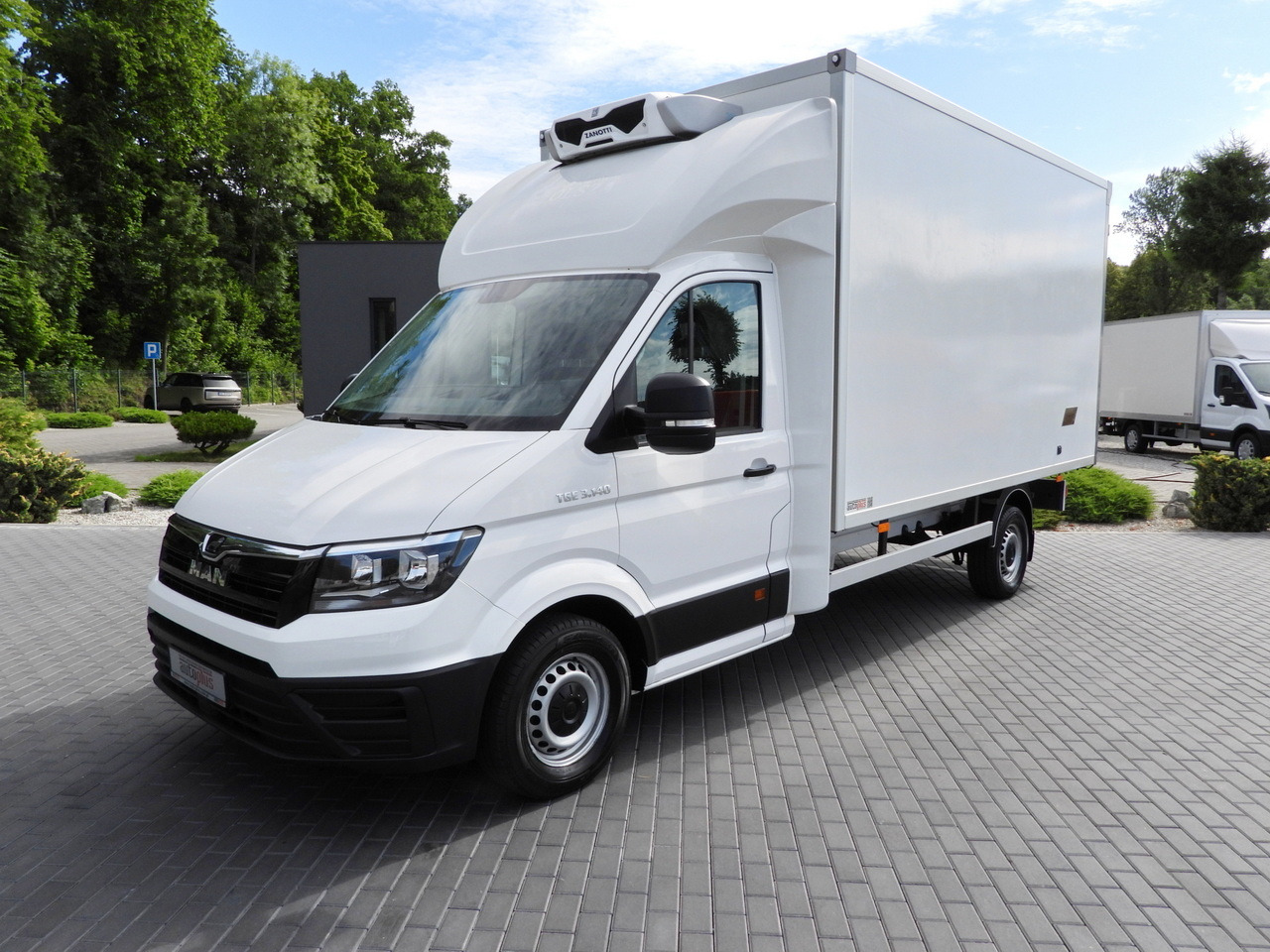 Kylmäauto MAN TGE 3.140 REGRIGERATOR BOX -1*C 8 PALLETS HEATING FUNCTION CRUISE CONTROL PNEUMATICS AIR CONDITIONING  140HP: kuva Kylmäauto MAN TGE 3.140 REGRIGERATOR BOX -1*C 8 PALLETS HEATING FUNCTION CRUISE CONTROL PNEUMATICS AIR CONDITIONING  140HP