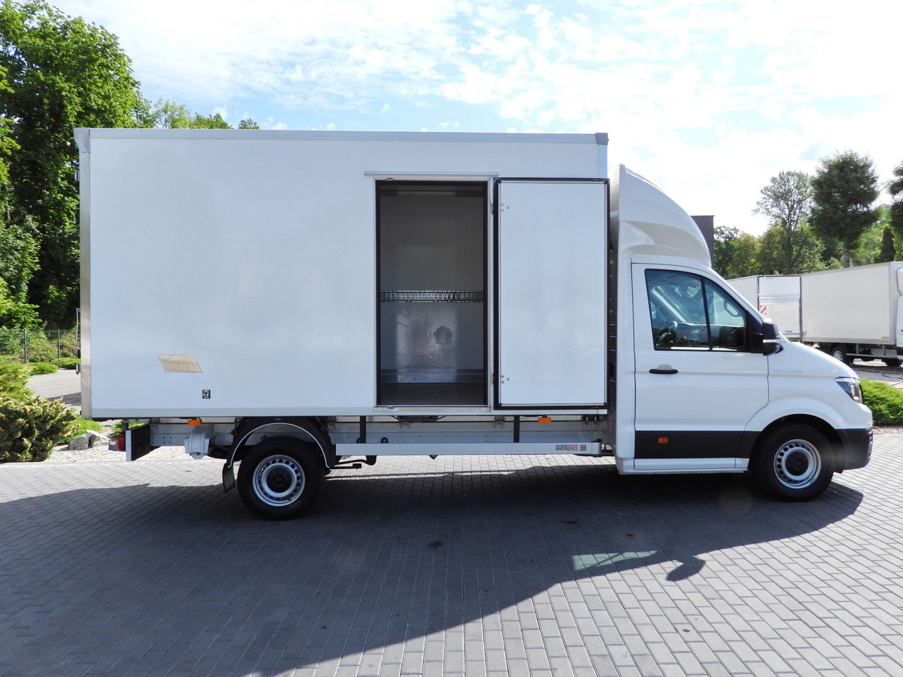 Kylmäauto MAN TGE 3.140 REGRIGERATOR BOX -1*C 8 PALLETS HEATING FUNCTION CRUISE CONTROL PNEUMATICS AIR CONDITIONING  140HP: kuva Kylmäauto MAN TGE 3.140 REGRIGERATOR BOX -1*C 8 PALLETS HEATING FUNCTION CRUISE CONTROL PNEUMATICS AIR CONDITIONING  140HP