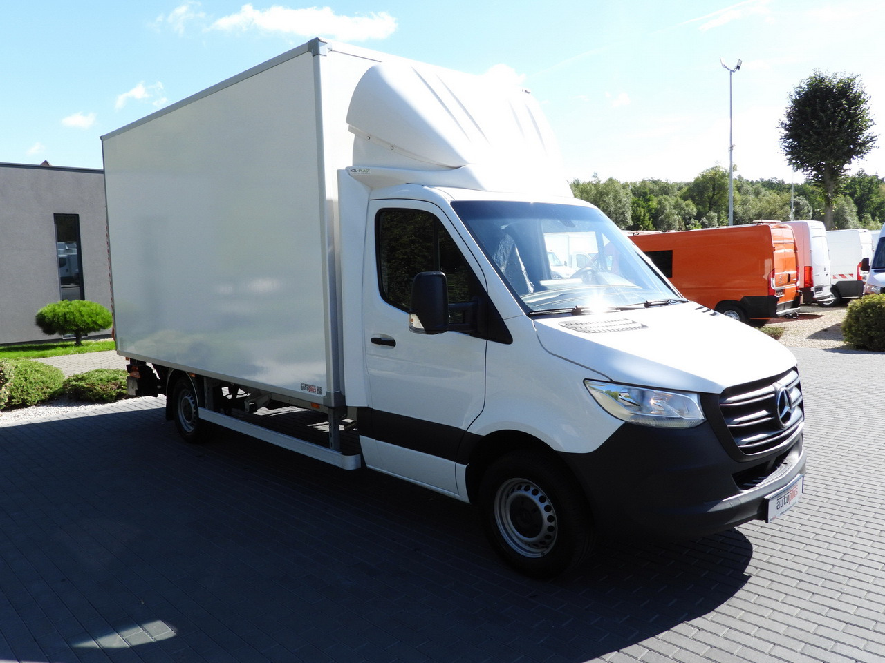 MERCEDES SPRINTER 315 BOX LIFT 8 PALLETS AIR CONDITIONING 150HP - Jakeluauto: kuva MERCEDES SPRINTER 315 BOX LIFT 8 PALLETS AIR CONDITIONING 150HP - Jakeluauto MERCEDES SPRINTER 315 BOX LIFT 8 PALLETS AIR CONDITIONING 150HP - Jakeluauto: kuva MERCEDES SPRINTER 315 BOX LIFT 8 PALLETS AIR CONDITIONING 150HP - Jakeluauto