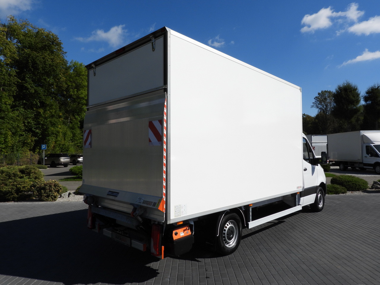 MERCEDES SPRINTER 315 BOX LIFT 8 PALLETS AIR CONDITIONING 150HP - Jakeluauto: kuva MERCEDES SPRINTER 315 BOX LIFT 8 PALLETS AIR CONDITIONING 150HP - Jakeluauto MERCEDES SPRINTER 315 BOX LIFT 8 PALLETS AIR CONDITIONING 150HP - Jakeluauto: kuva MERCEDES SPRINTER 315 BOX LIFT 8 PALLETS AIR CONDITIONING 150HP - Jakeluauto