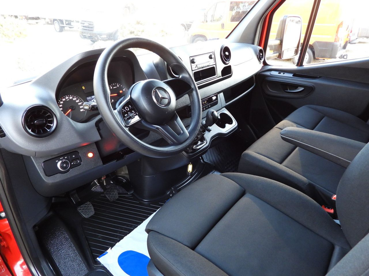 MERCEDES SPRINTER 316 TARPAULIN LIFT 8 PALLETS WEBASTO CRUISE CONTROL AIR CONDITIONING  160HP - Pressukapelli tavara-auto: kuva MERCEDES SPRINTER 316 TARPAULIN LIFT 8 PALLETS WEBASTO CRUISE CONTROL AIR CONDITIONING  160HP - Pressukapelli tavara-auto MERCEDES SPRINTER 316 TARPAULIN LIFT 8 PALLETS WEBASTO CRUISE CONTROL AIR CONDITIONING  160HP - Pressukapelli tavara-auto: kuva MERCEDES SPRINTER 316 TARPAULIN LIFT 8 PALLETS WEBASTO CRUISE CONTROL AIR CONDITIONING  160HP - Pressukapelli tavara-auto