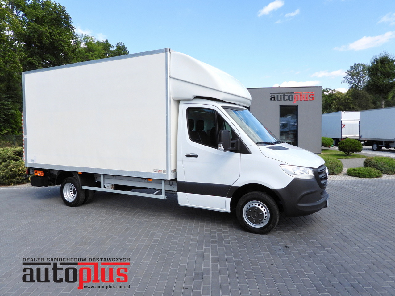 MERCEDES SPRINTER 514 BOX LIFT 8 PALLETS CRUISE CONTROL TWIN WHEELS AIR CONDITIONING 140HP - Jakeluauto: kuva MERCEDES SPRINTER 514 BOX LIFT 8 PALLETS CRUISE CONTROL TWIN WHEELS AIR CONDITIONING 140HP - Jakeluauto MERCEDES SPRINTER 514 BOX LIFT 8 PALLETS CRUISE CONTROL TWIN WHEELS AIR CONDITIONING 140HP - Jakeluauto: kuva MERCEDES SPRINTER 514 BOX LIFT 8 PALLETS CRUISE CONTROL TWIN WHEELS AIR CONDITIONING 140HP - Jakeluauto
