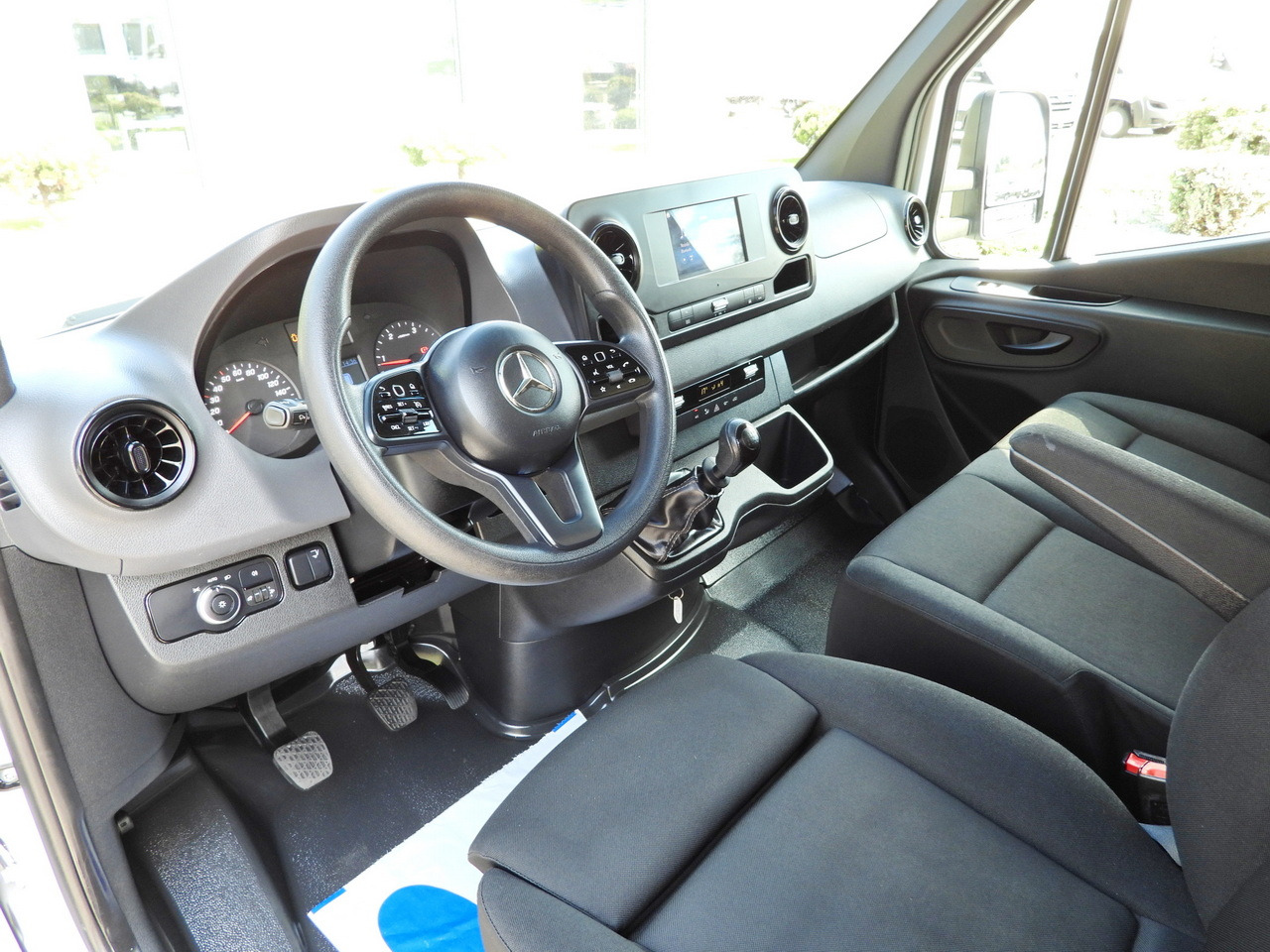 MERCEDES SPRINTER 514 BOX LIFT 8 PALLETS CRUISE CONTROL TWIN WHEELS AIR CONDITIONING 140HP - Jakeluauto: kuva MERCEDES SPRINTER 514 BOX LIFT 8 PALLETS CRUISE CONTROL TWIN WHEELS AIR CONDITIONING 140HP - Jakeluauto MERCEDES SPRINTER 514 BOX LIFT 8 PALLETS CRUISE CONTROL TWIN WHEELS AIR CONDITIONING 140HP - Jakeluauto: kuva MERCEDES SPRINTER 514 BOX LIFT 8 PALLETS CRUISE CONTROL TWIN WHEELS AIR CONDITIONING 140HP - Jakeluauto