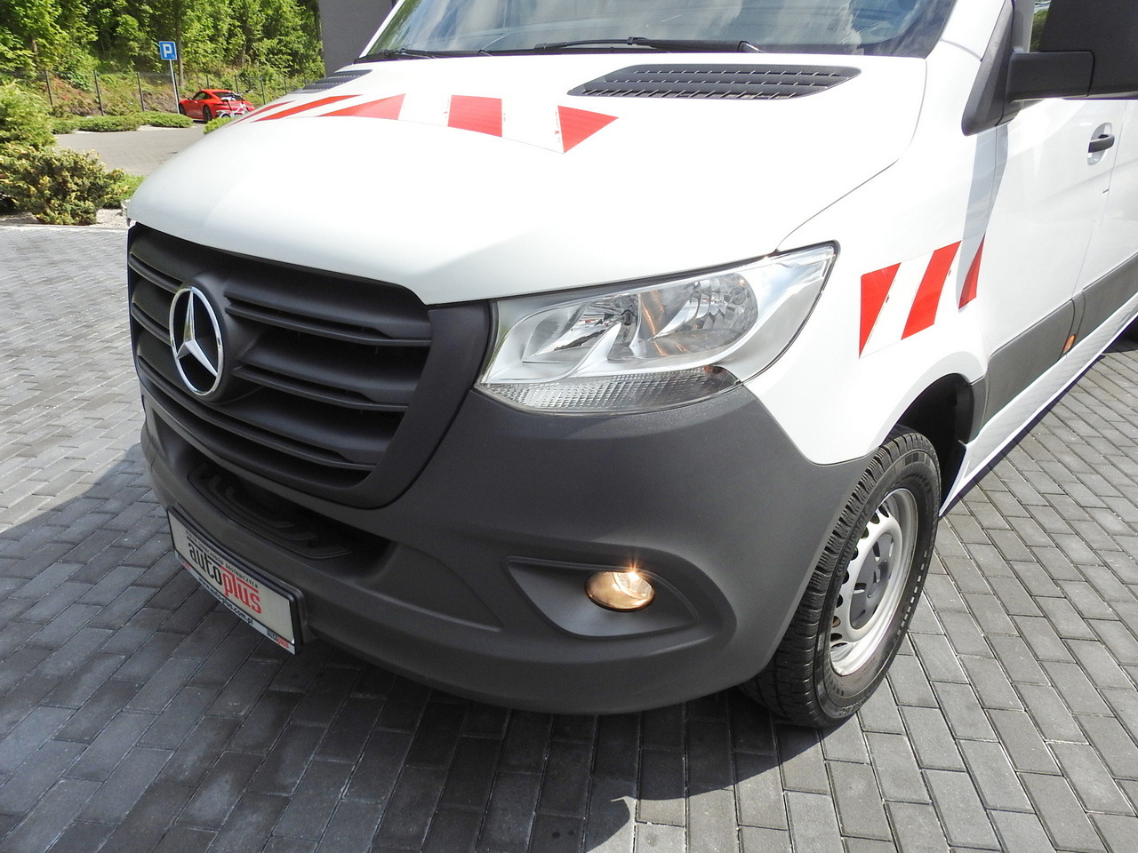 Pakettiauto MERCEDES SPRINTER BOX DELIVERY VAN 5 SEATS CRUISE CONTROL NAVIGATION AIR CONDITIONING AUTOMATIC TRANSMISSION   160HP: kuva Pakettiauto MERCEDES SPRINTER BOX DELIVERY VAN 5 SEATS CRUISE CONTROL NAVIGATION AIR CONDITIONING AUTOMATIC TRANSMISSION   160HP