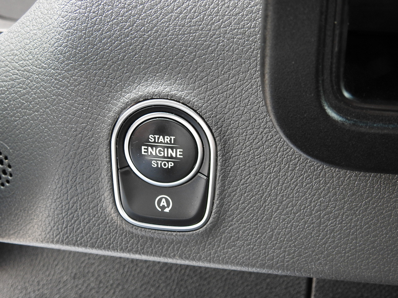 Pakettiauto MERCEDES SPRINTER BOX DELIVERY VAN 5 SEATS CRUISE CONTROL NAVIGATION AIR CONDITIONING AUTOMATIC TRANSMISSION   160HP: kuva Pakettiauto MERCEDES SPRINTER BOX DELIVERY VAN 5 SEATS CRUISE CONTROL NAVIGATION AIR CONDITIONING AUTOMATIC TRANSMISSION   160HP