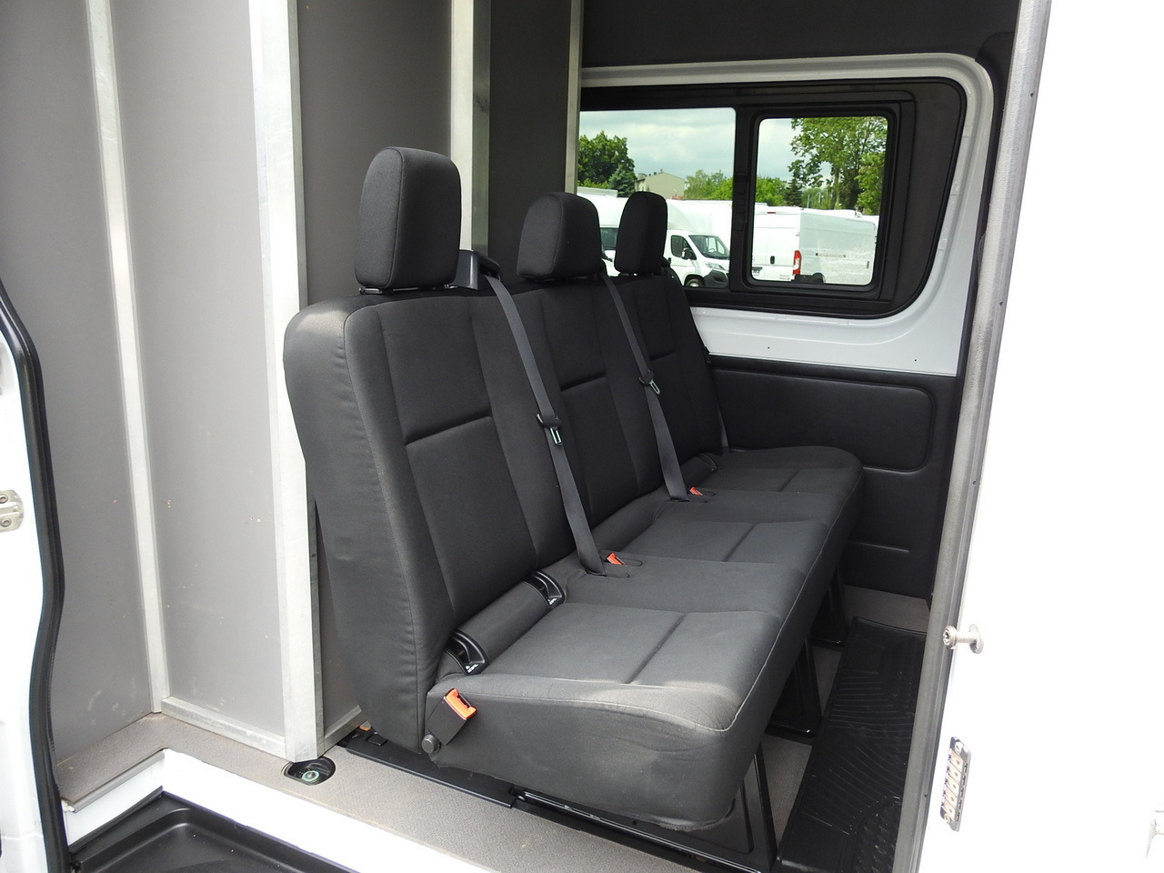 Pakettiauto MERCEDES SPRINTER BOX DELIVERY VAN 5 SEATS CRUISE CONTROL NAVIGATION AIR CONDITIONING AUTOMATIC TRANSMISSION   160HP: kuva Pakettiauto MERCEDES SPRINTER BOX DELIVERY VAN 5 SEATS CRUISE CONTROL NAVIGATION AIR CONDITIONING AUTOMATIC TRANSMISSION   160HP