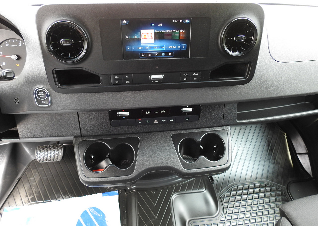 Pakettiauto MERCEDES SPRINTER BOX DELIVERY VAN 5 SEATS CRUISE CONTROL NAVIGATION AIR CONDITIONING AUTOMATIC TRANSMISSION   160HP: kuva Pakettiauto MERCEDES SPRINTER BOX DELIVERY VAN 5 SEATS CRUISE CONTROL NAVIGATION AIR CONDITIONING AUTOMATIC TRANSMISSION   160HP