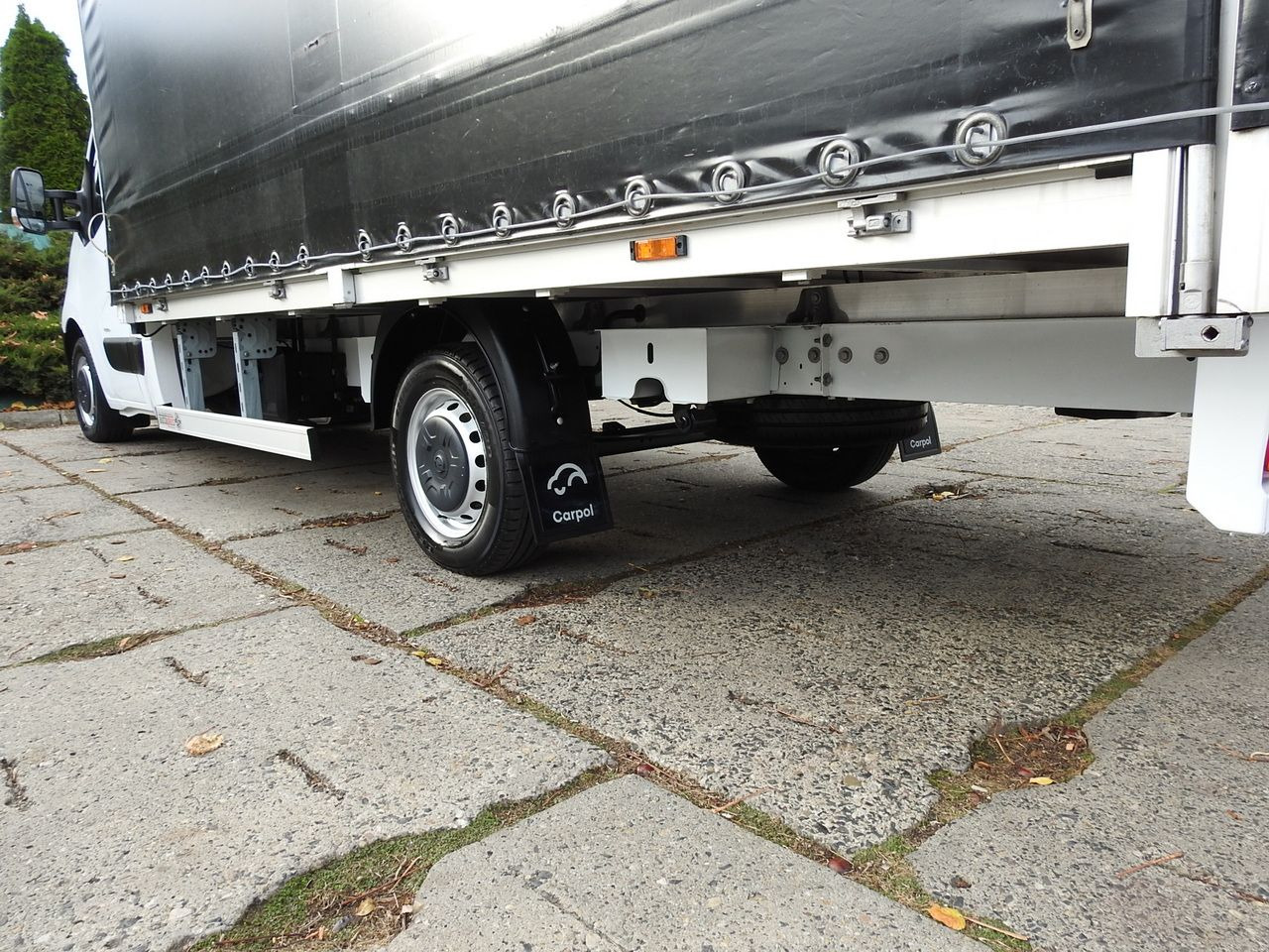 Pressukapelli tavara-auto OPEL MOVANO: kuva Pressukapelli tavara-auto OPEL MOVANO