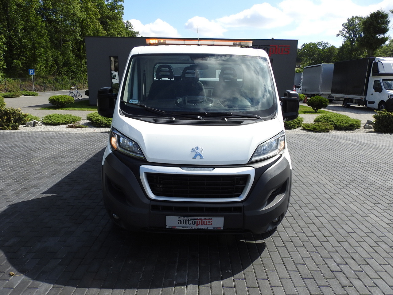 PEUGEOT BOXER THREE-WAY TIPPER AIR CONDITIONING 130HP - Kippiauto kuorma-auto: kuva PEUGEOT BOXER THREE-WAY TIPPER AIR CONDITIONING 130HP - Kippiauto kuorma-auto PEUGEOT BOXER THREE-WAY TIPPER AIR CONDITIONING 130HP - Kippiauto kuorma-auto: kuva PEUGEOT BOXER THREE-WAY TIPPER AIR CONDITIONING 130HP - Kippiauto kuorma-auto