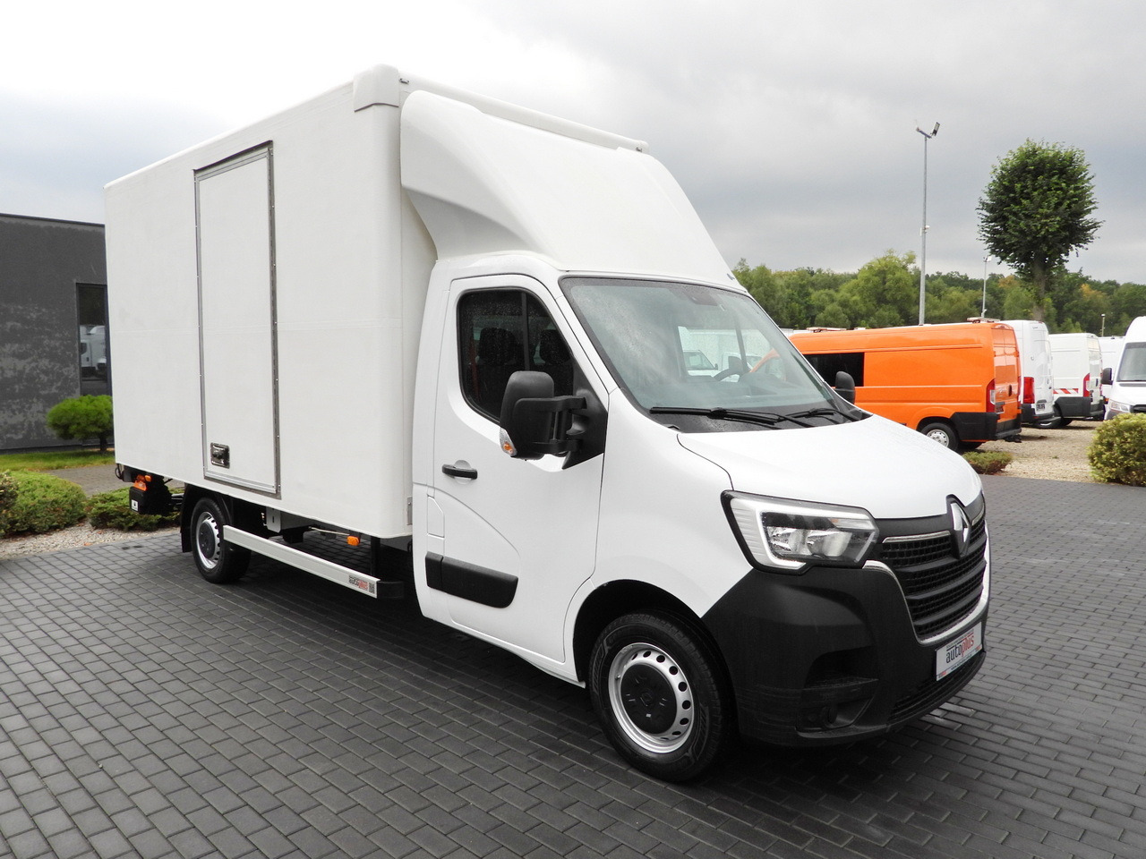 RENAULT MASTER BOX LIFT 8 PALLETS CRUISE CONTROL LED LIGHTS AIR CONDITIONING 145HP - Jakeluauto: kuva RENAULT MASTER BOX LIFT 8 PALLETS CRUISE CONTROL LED LIGHTS AIR CONDITIONING 145HP - Jakeluauto RENAULT MASTER BOX LIFT 8 PALLETS CRUISE CONTROL LED LIGHTS AIR CONDITIONING 145HP - Jakeluauto: kuva RENAULT MASTER BOX LIFT 8 PALLETS CRUISE CONTROL LED LIGHTS AIR CONDITIONING 145HP - Jakeluauto