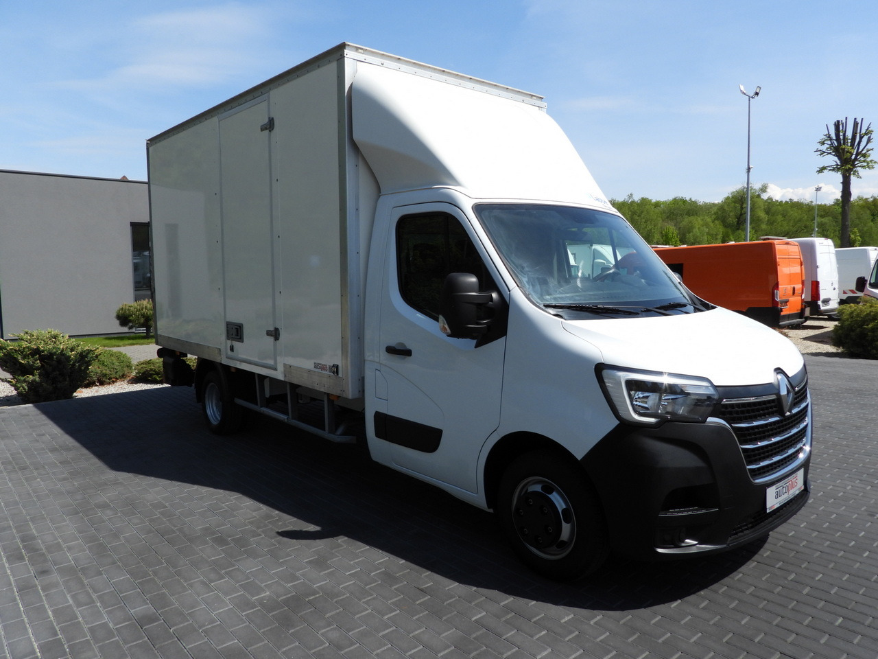 RENAULT MASTER BOX LIFT 8 PALLETS CRUISE CONTROL NAVIGATION LED LIGHTS TWIN WHEELS AIR CONDITIONING 145HP - Jakeluauto: kuva RENAULT MASTER BOX LIFT 8 PALLETS CRUISE CONTROL NAVIGATION LED LIGHTS TWIN WHEELS AIR CONDITIONING 145HP - Jakeluauto RENAULT MASTER BOX LIFT 8 PALLETS CRUISE CONTROL NAVIGATION LED LIGHTS TWIN WHEELS AIR CONDITIONING 145HP - Jakeluauto: kuva RENAULT MASTER BOX LIFT 8 PALLETS CRUISE CONTROL NAVIGATION LED LIGHTS TWIN WHEELS AIR CONDITIONING 145HP - Jakeluauto
