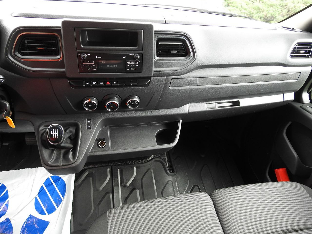 Pressukapelli tavara-auto RENAULT MASTER: kuva Pressukapelli tavara-auto RENAULT MASTER